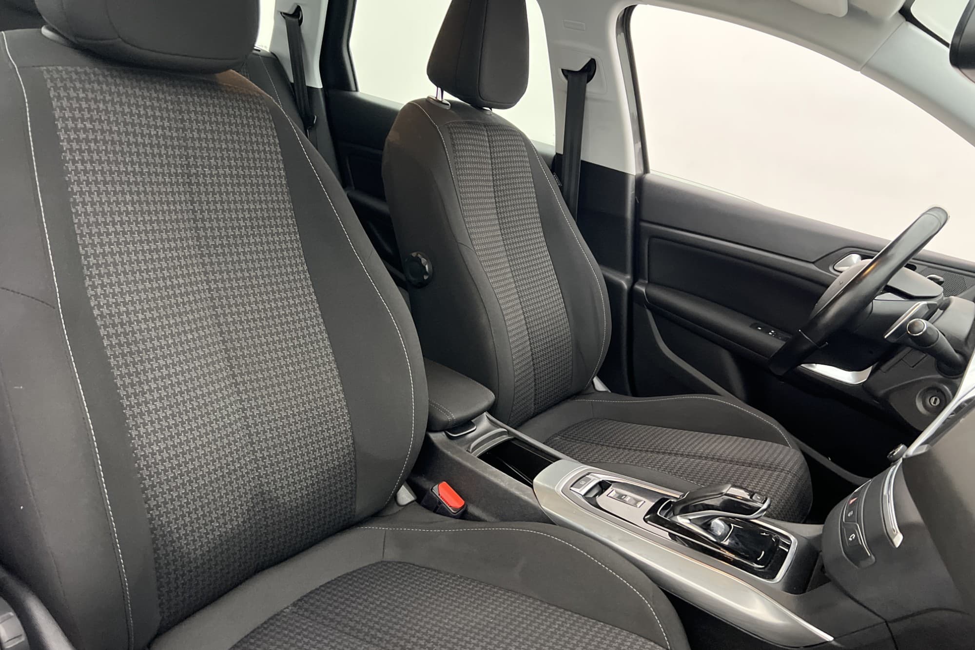 Peugeot 308 SW 130hk Active Sensorer CarPlay Farthållare