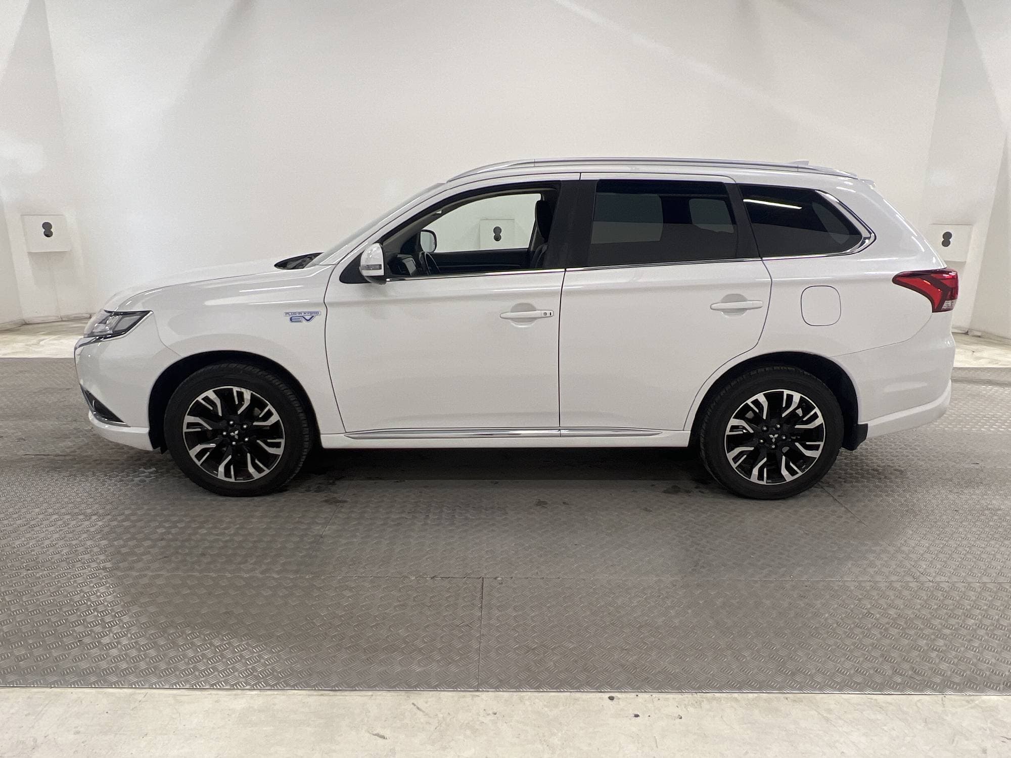 Mitsubishi Outlander PHEV 4WD 203hk