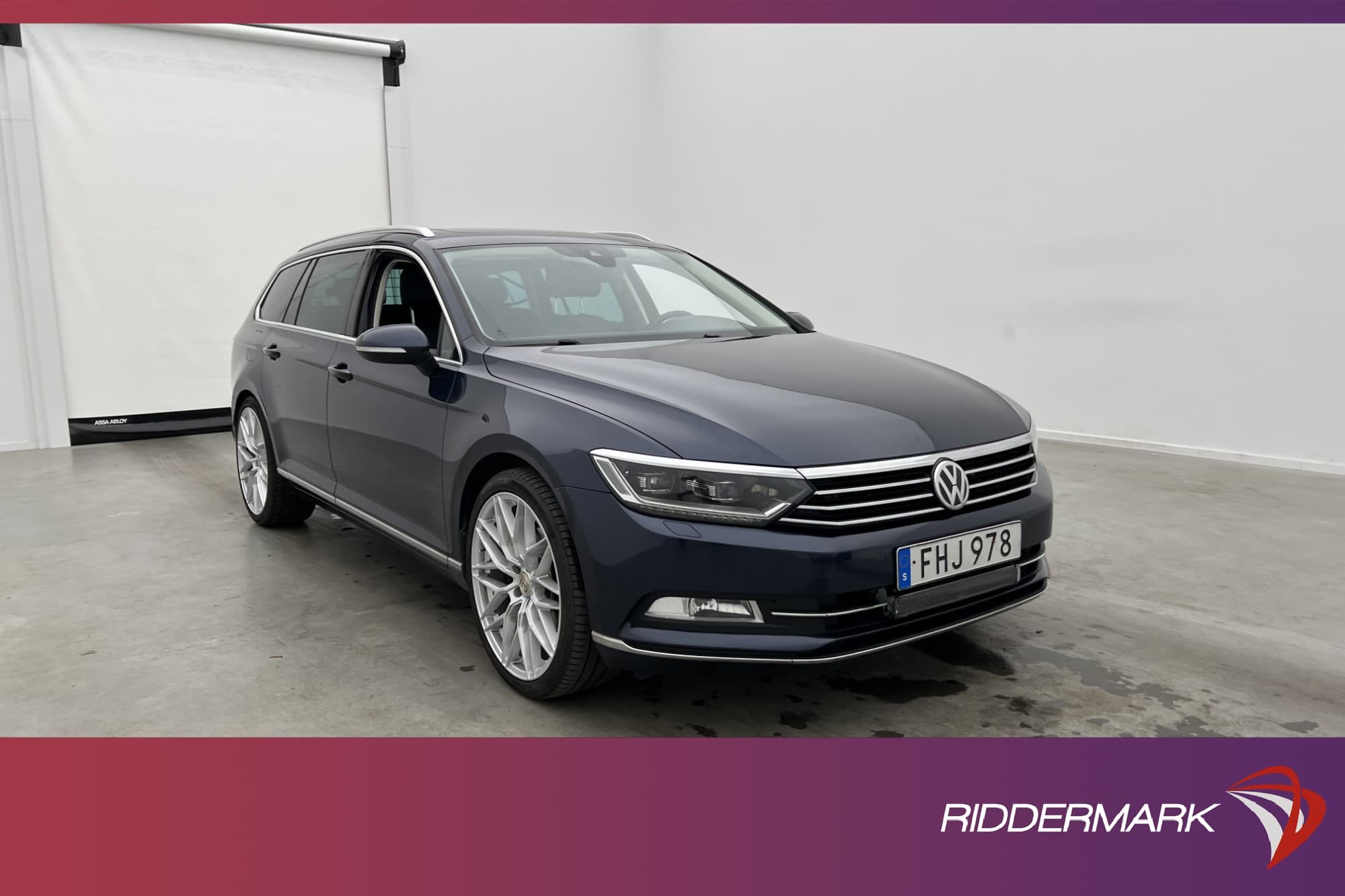 Volkswagen Passat 220hk