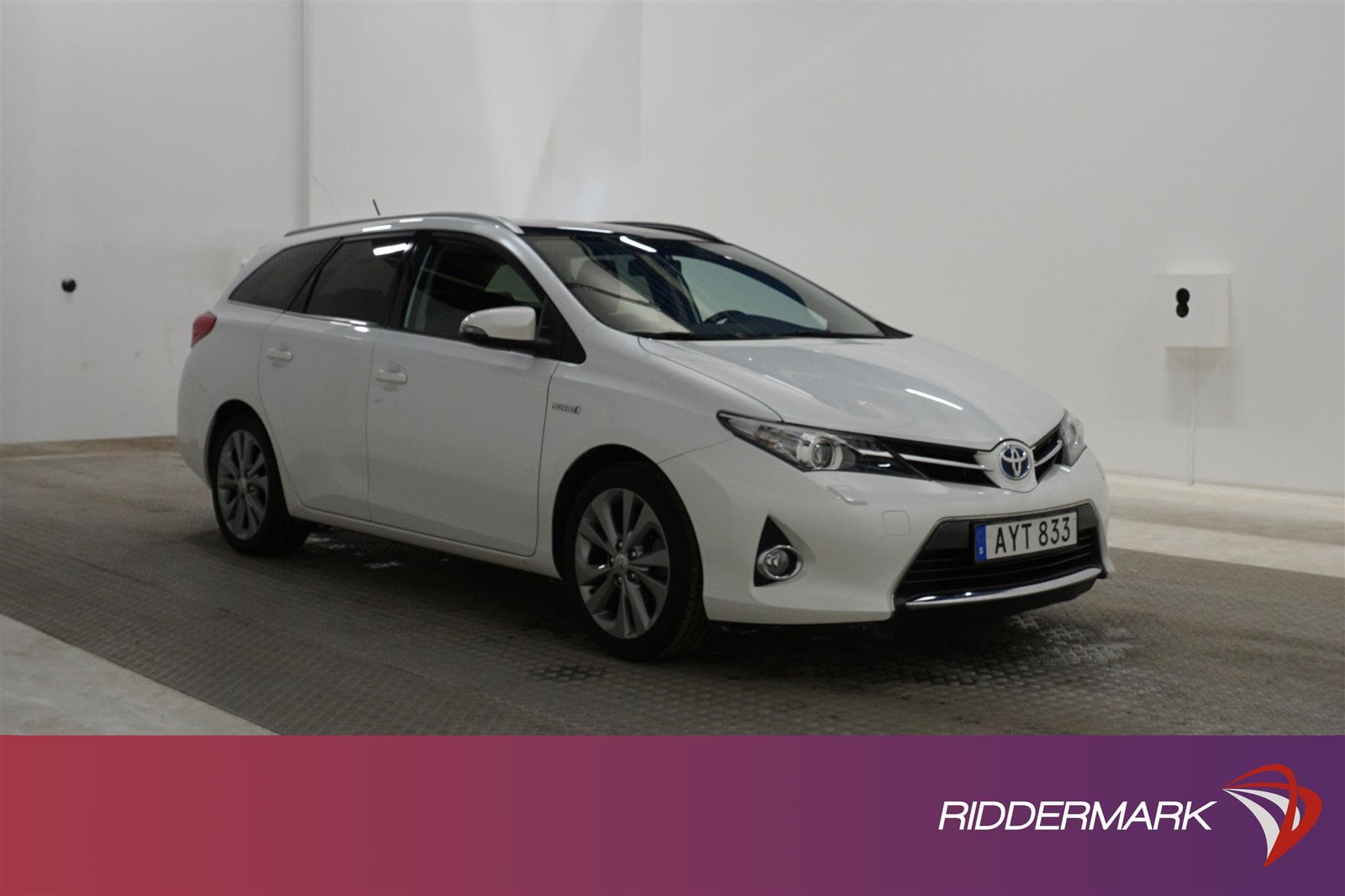 Toyota Auris Hybrid e-CVT 136hk Panorama B-Kam Dragkrok