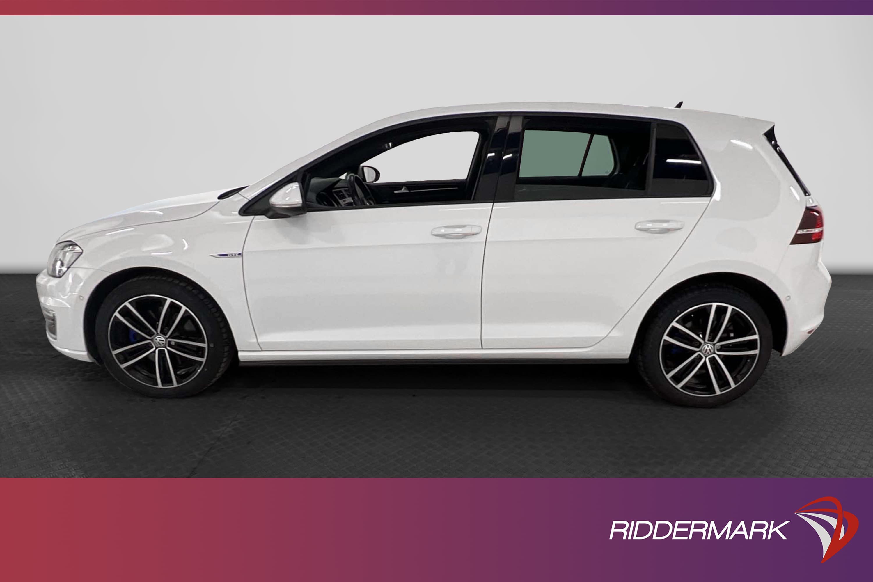 Volkswagen Golf GTE 204hk