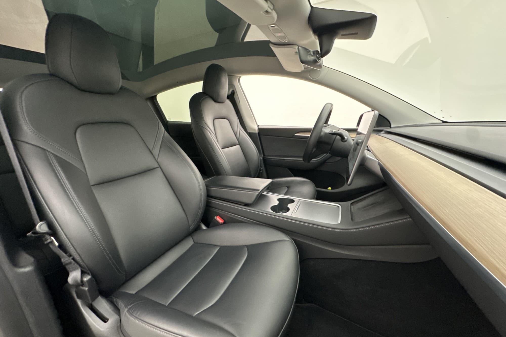 Tesla Model Y Long Range AWD Autopilot Svensksåld En-Brukare