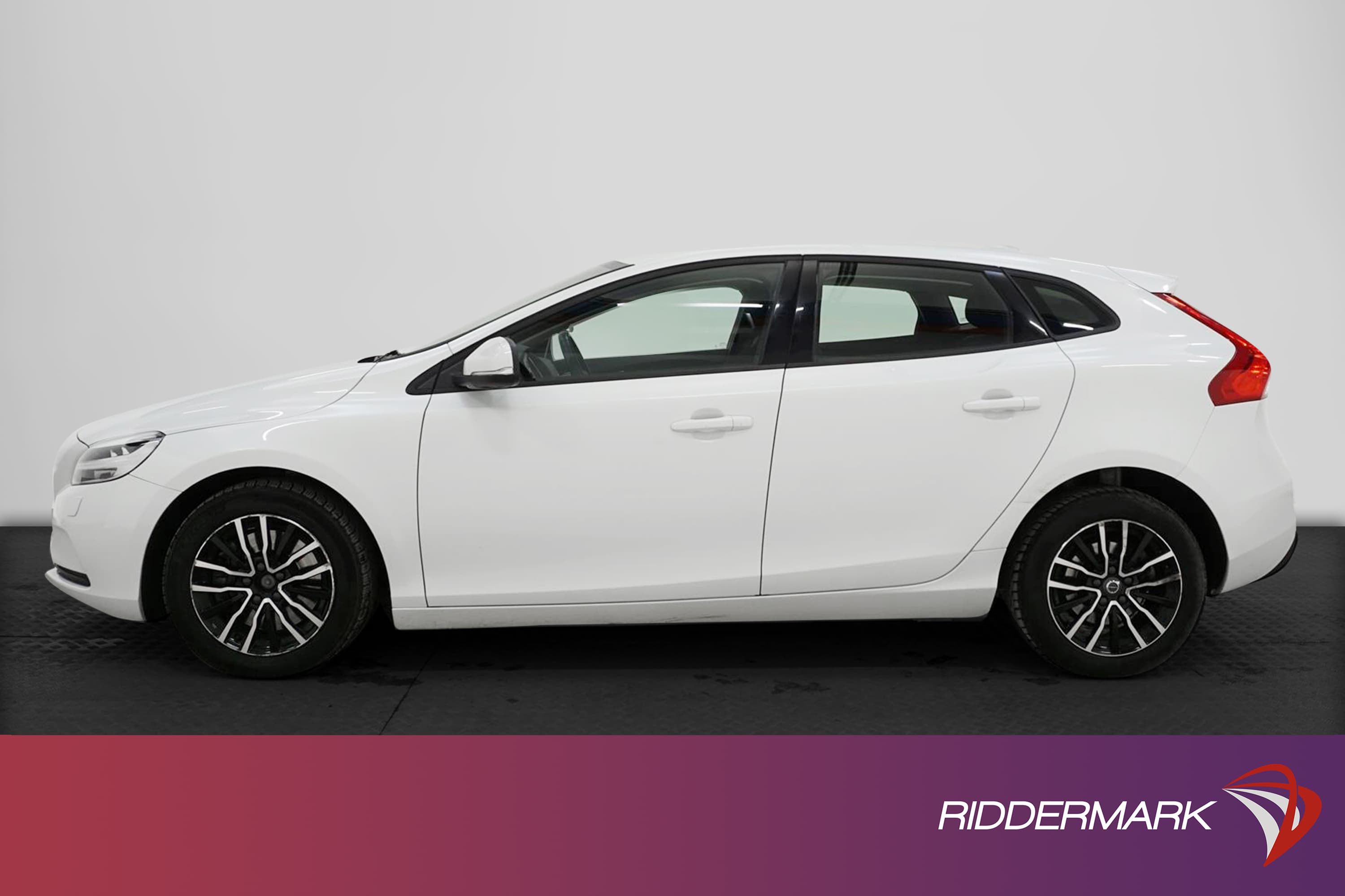 Volvo V40 T2 122hk