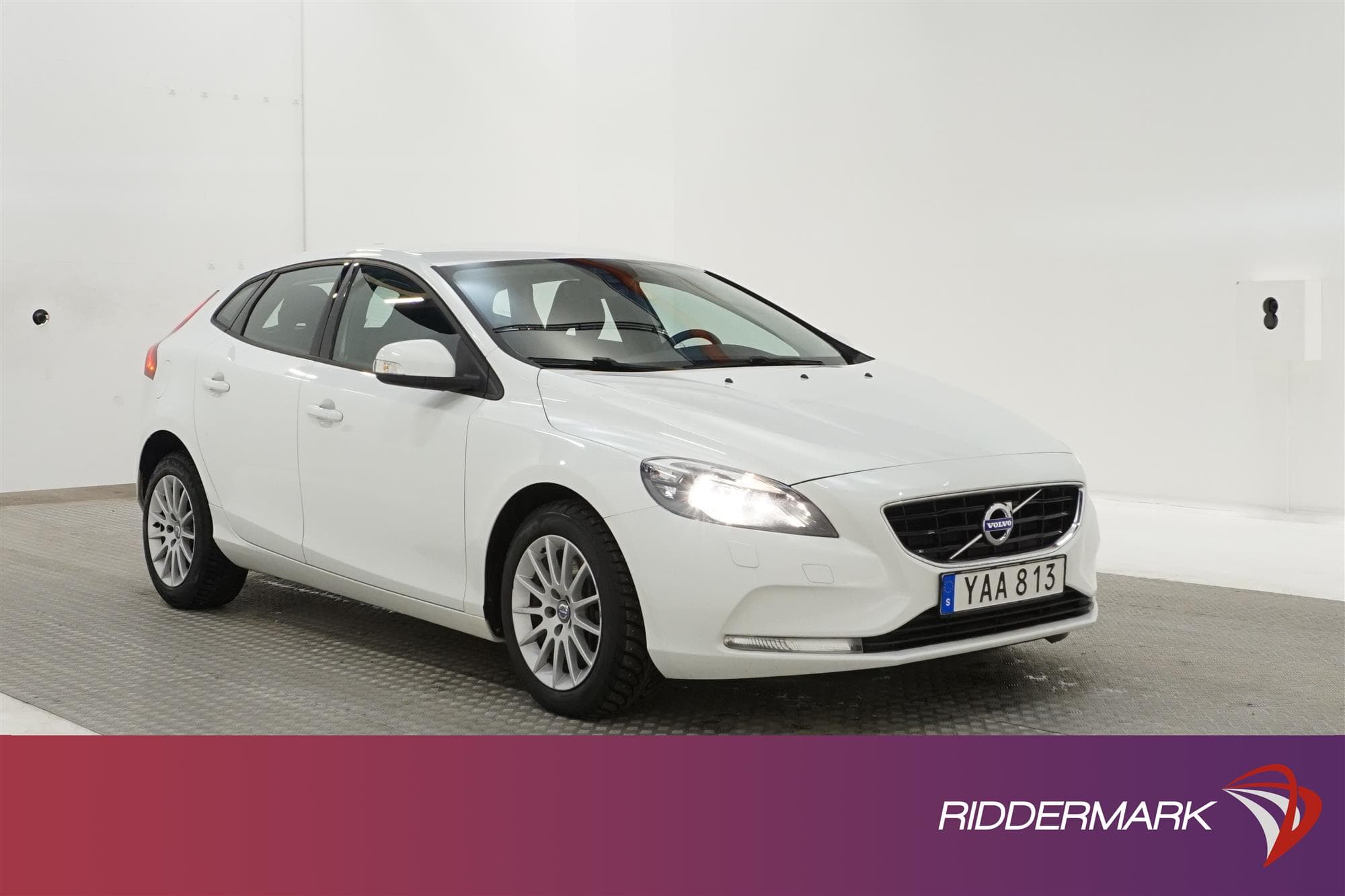 Volvo V40 T2 122hk