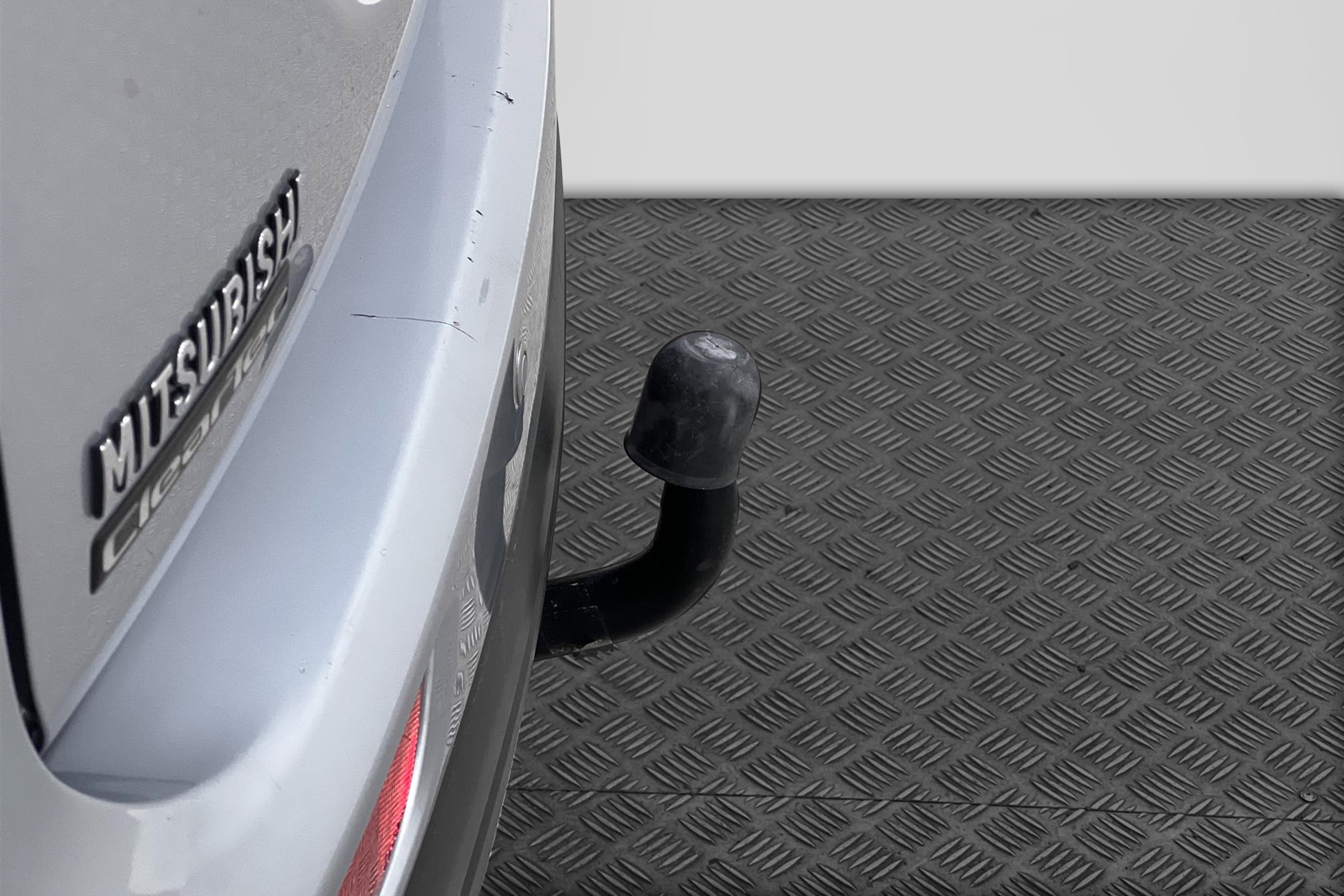 Mitsubishi Outlander 2.2 Di-D AWD M-Värm B-Kamera 0,54l/milinteriör