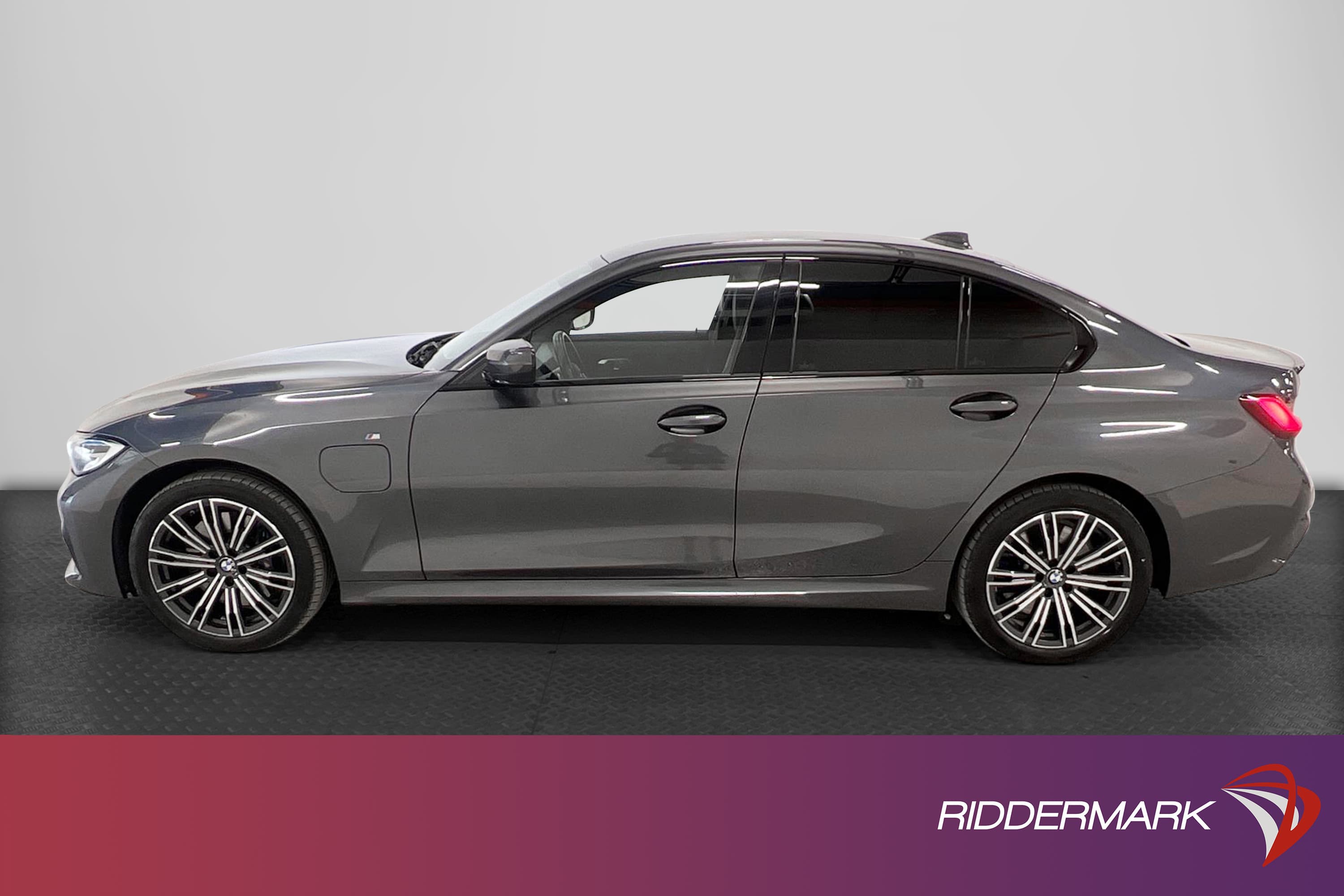 BMW 330e