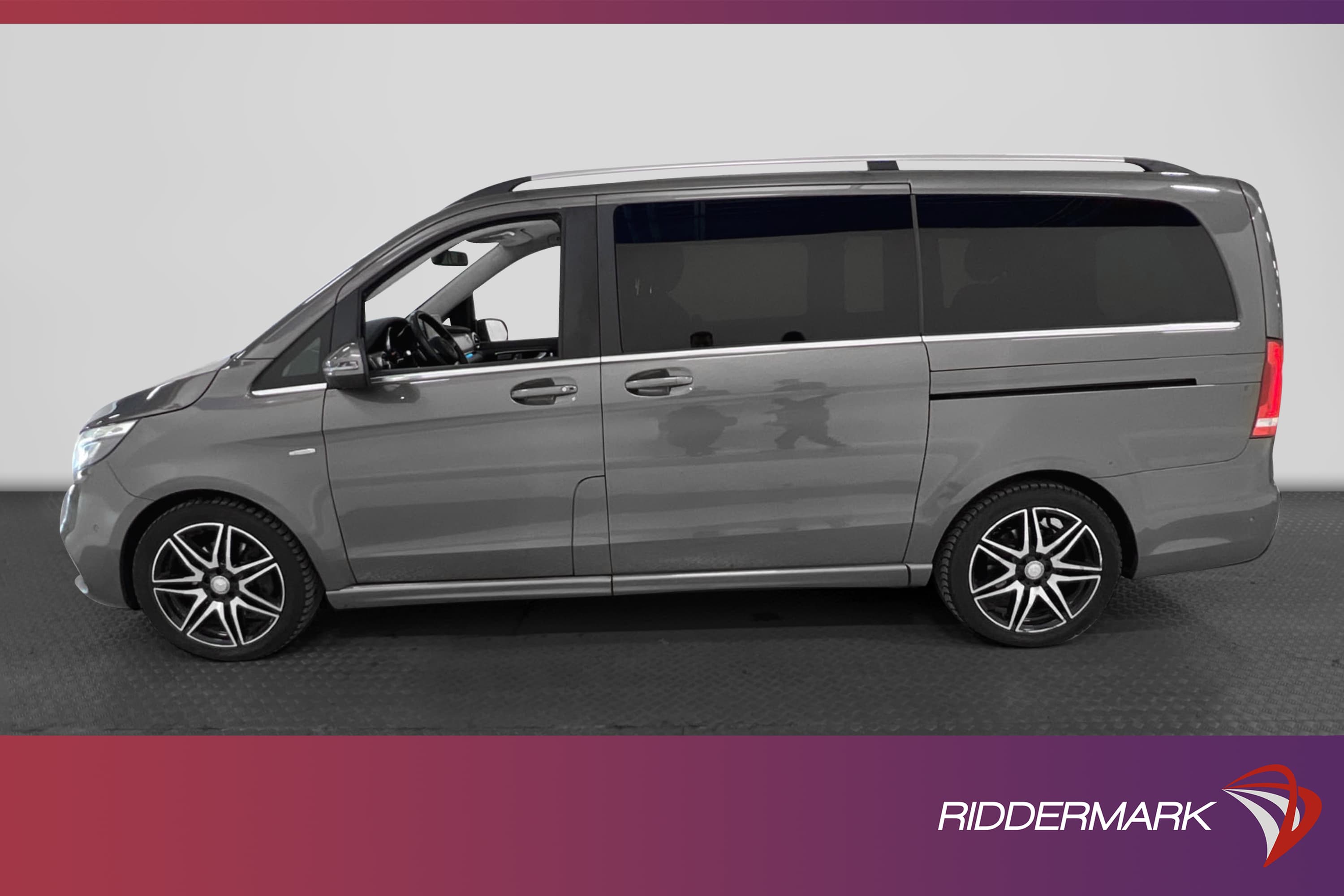 Mercedes-Benz V250 Exclusive AMG Värmare Pano Drag MOMS
