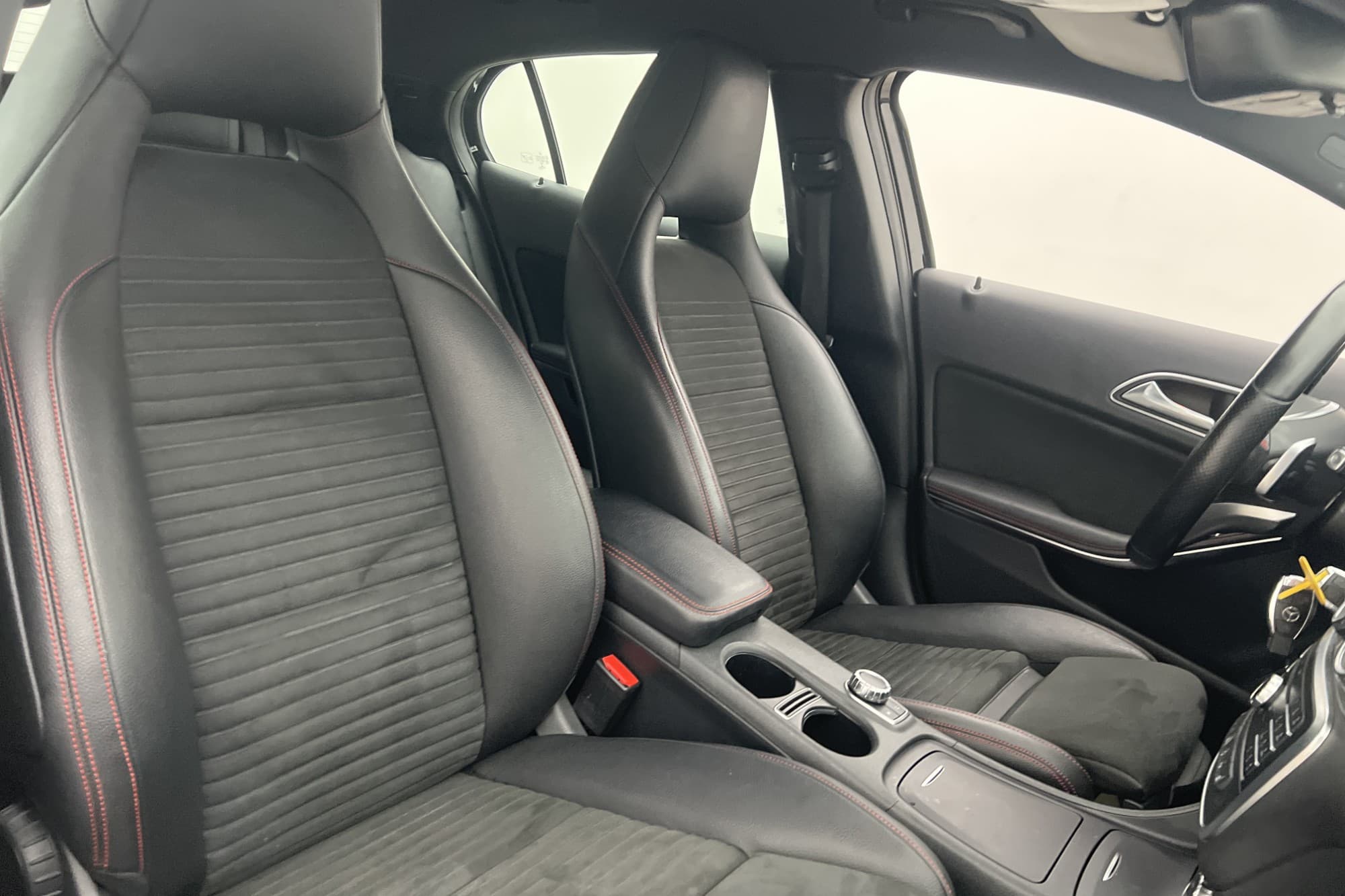 Mercedes-Benz GLA 200 d AMG Sport H/K Navi Kamera Halvskinn