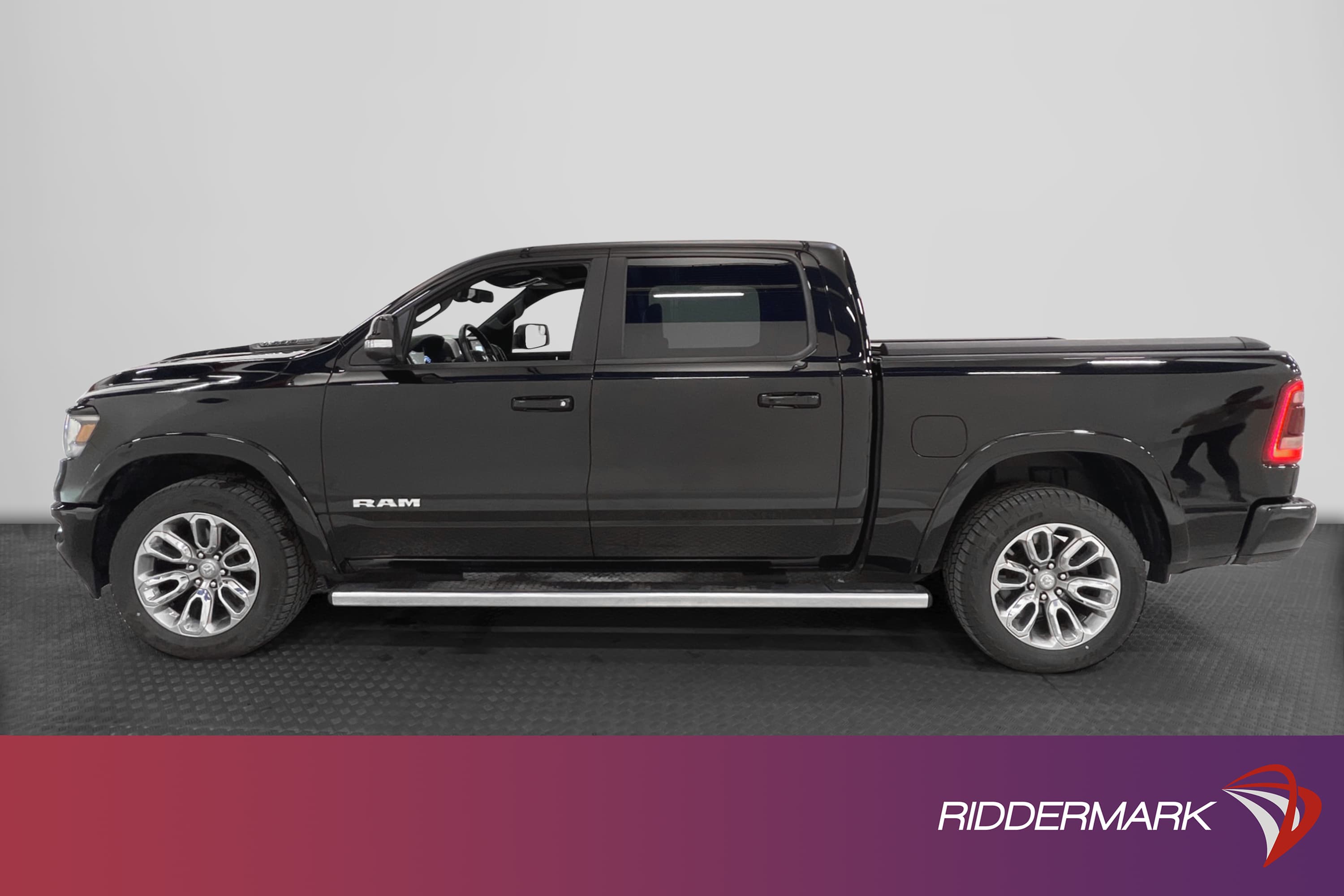 Dodge RAM Laramie Sport 395hk V8 Luftfjädring Panorama Moms