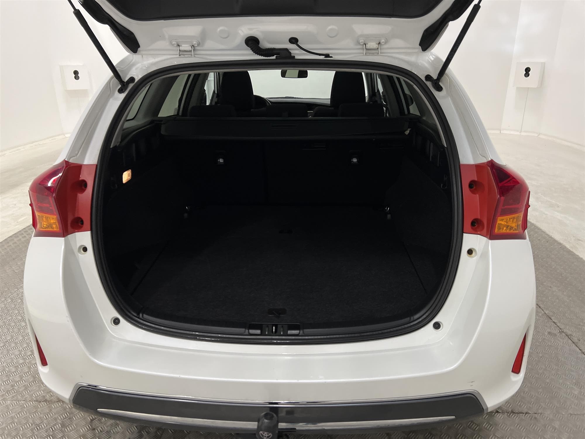 Toyota Auris Hybrid e-CVT 136hk Panorama B-Kam Dragkrok