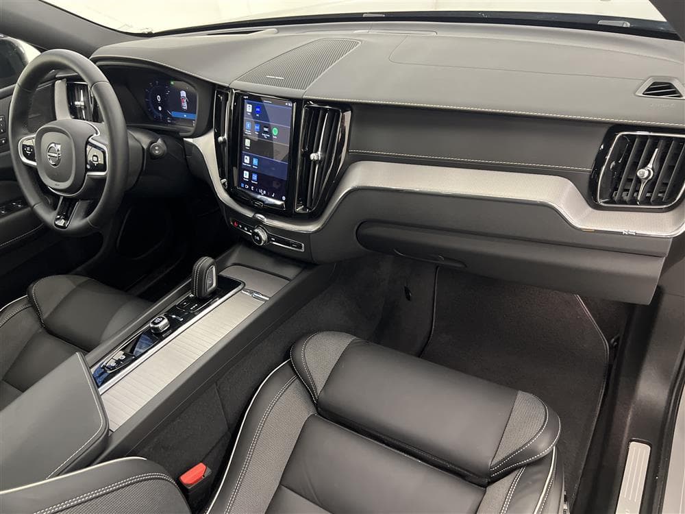 Volvo XC60 T8 AWD TwEn Polestar 421hk R-Design Pano H/K HuDinteriör