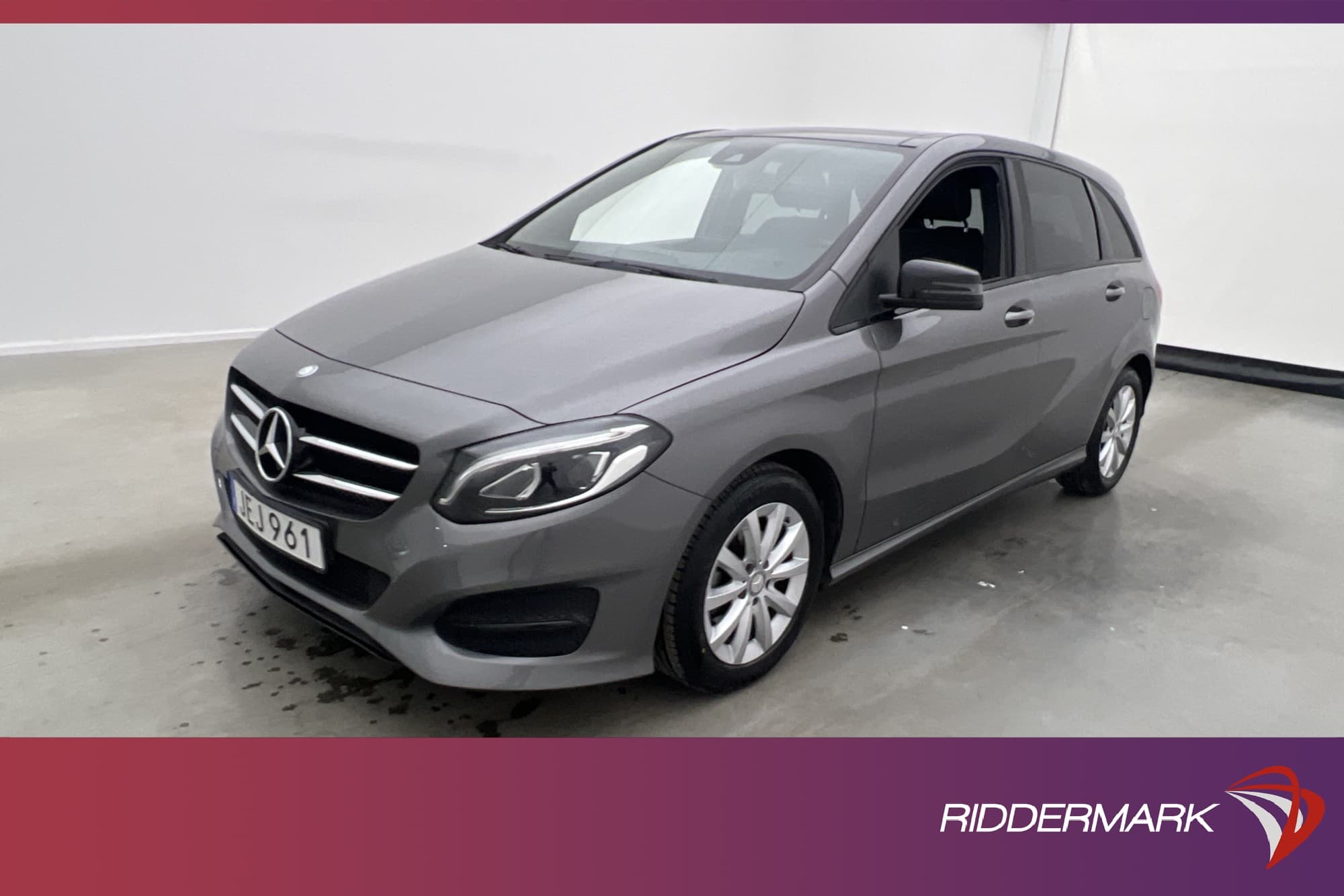 Mercedes-Benz B 180 d Urban Värmare Panorama Kamera Dragkrok
