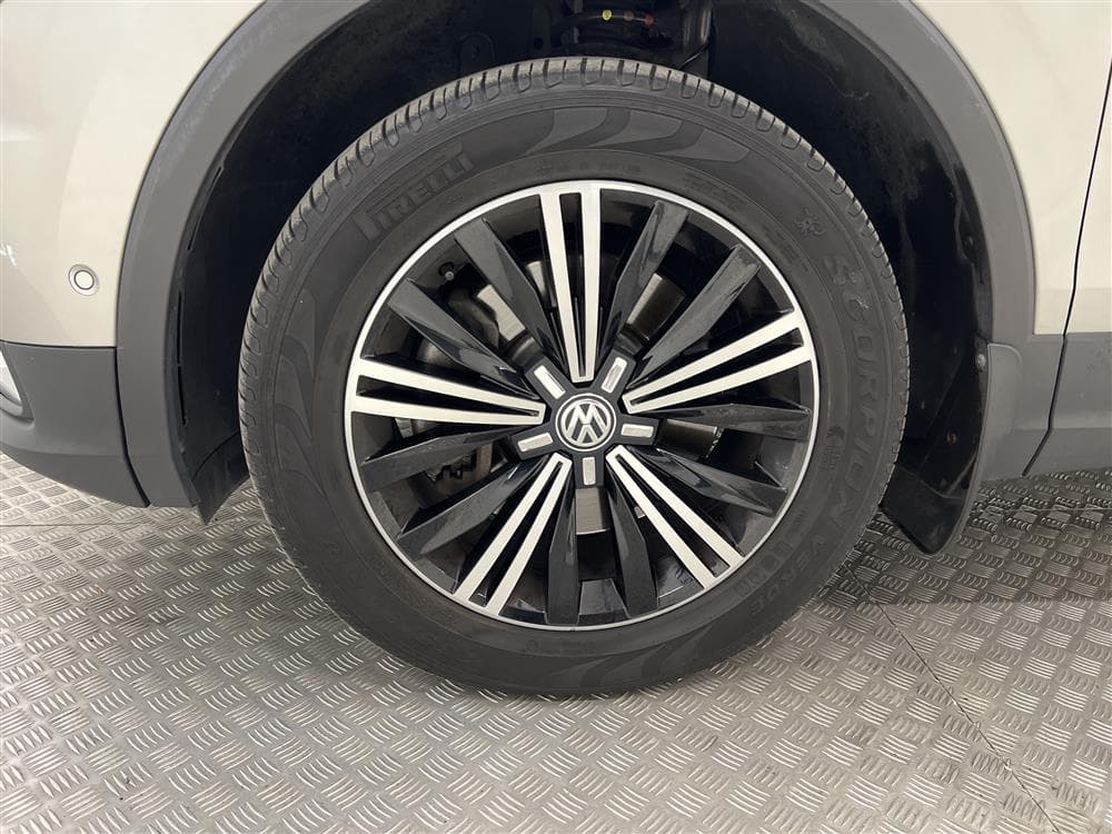 Volkswagen Tiguan 4M 190hk GT Värmare Active info Draginteriör