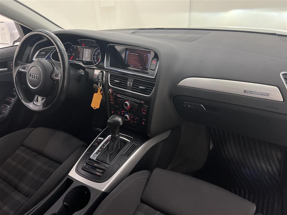 Audi A4 2.0 TDI 190hk Quattro S-Line D-Värm Drag 0,52l/milinteriör