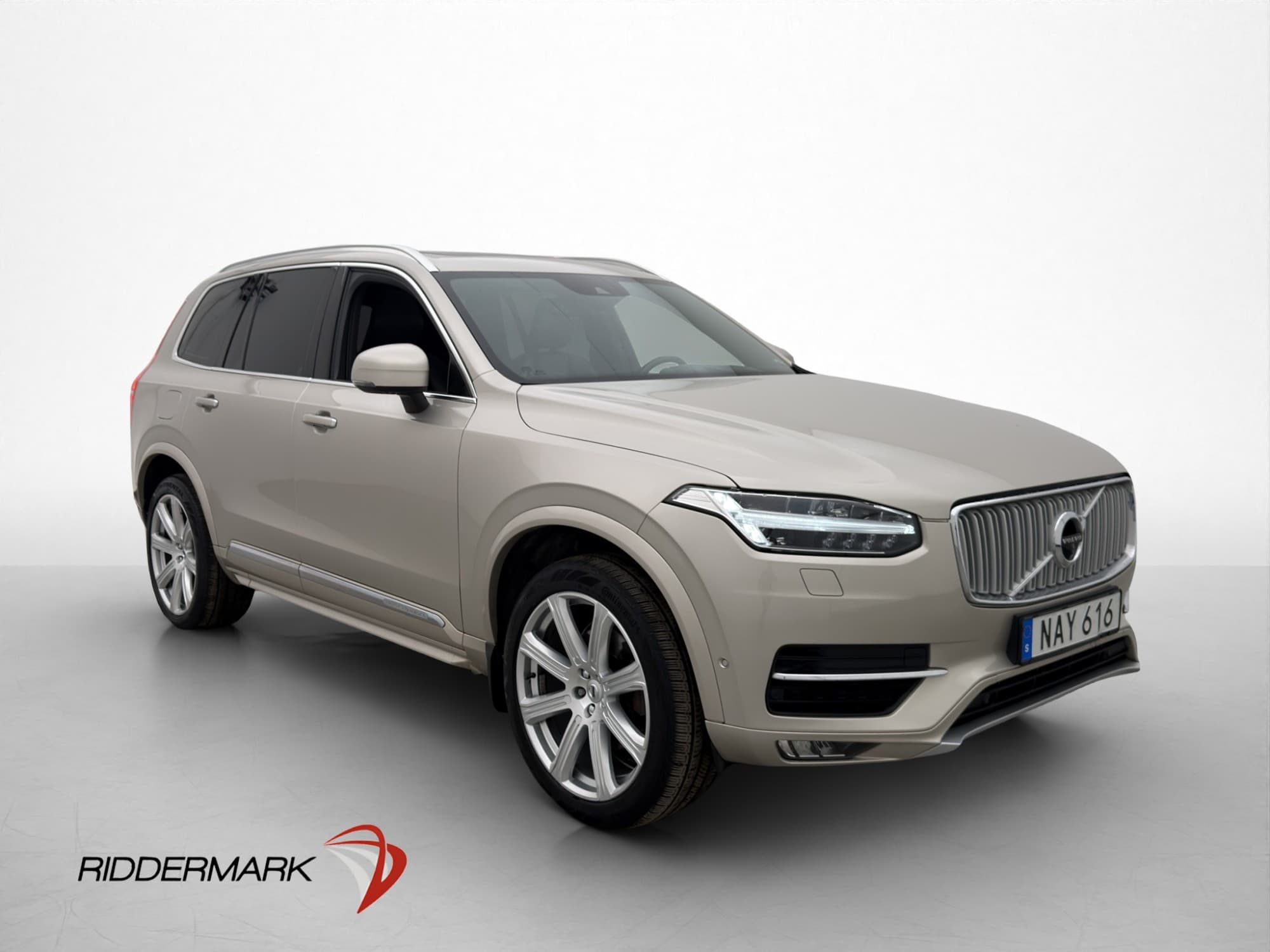 Volvo XC90 D5 AWD Inscription B&W Värm 360° Pano Luft HuD