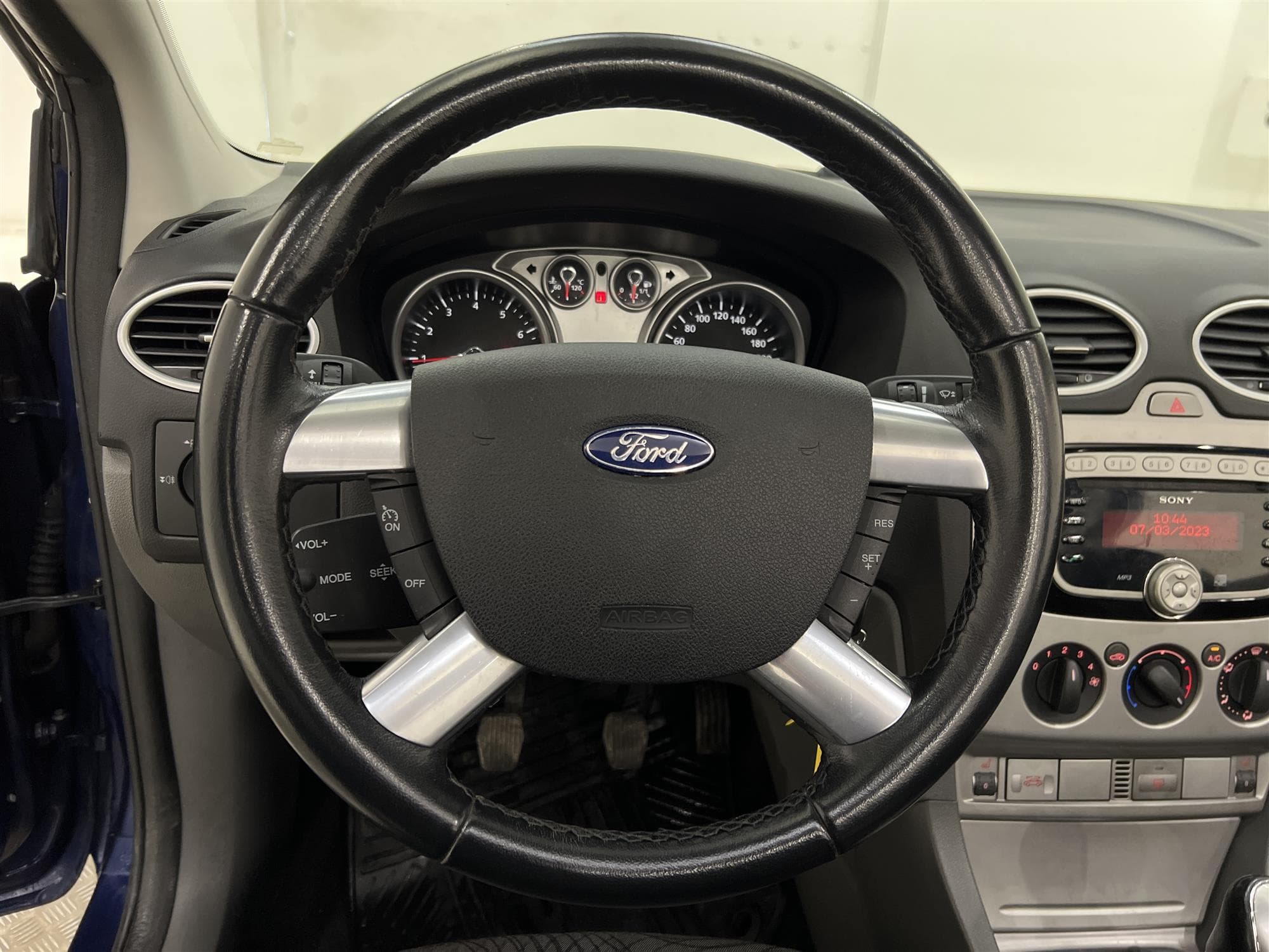 Ford Focus CC 1.6 100hk Luxury Låg Skatt 