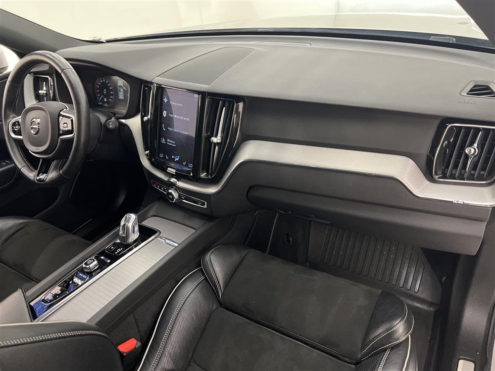Volvo XC60 T8 AWD TwEn 407hk R-Design Pano Drag Backkamerainteriör