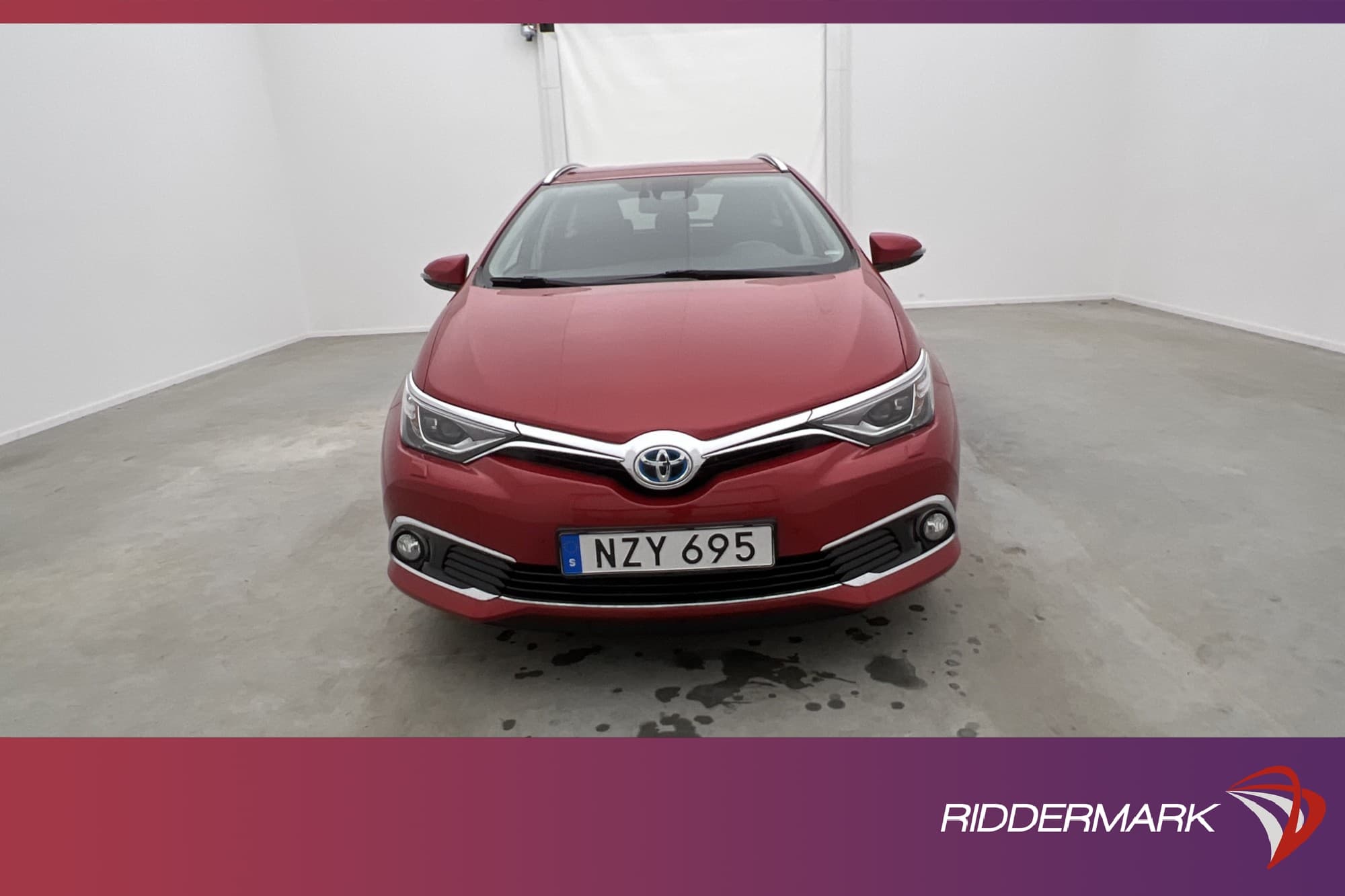 Toyota Auris TS Hybrid e-CVT 136hk