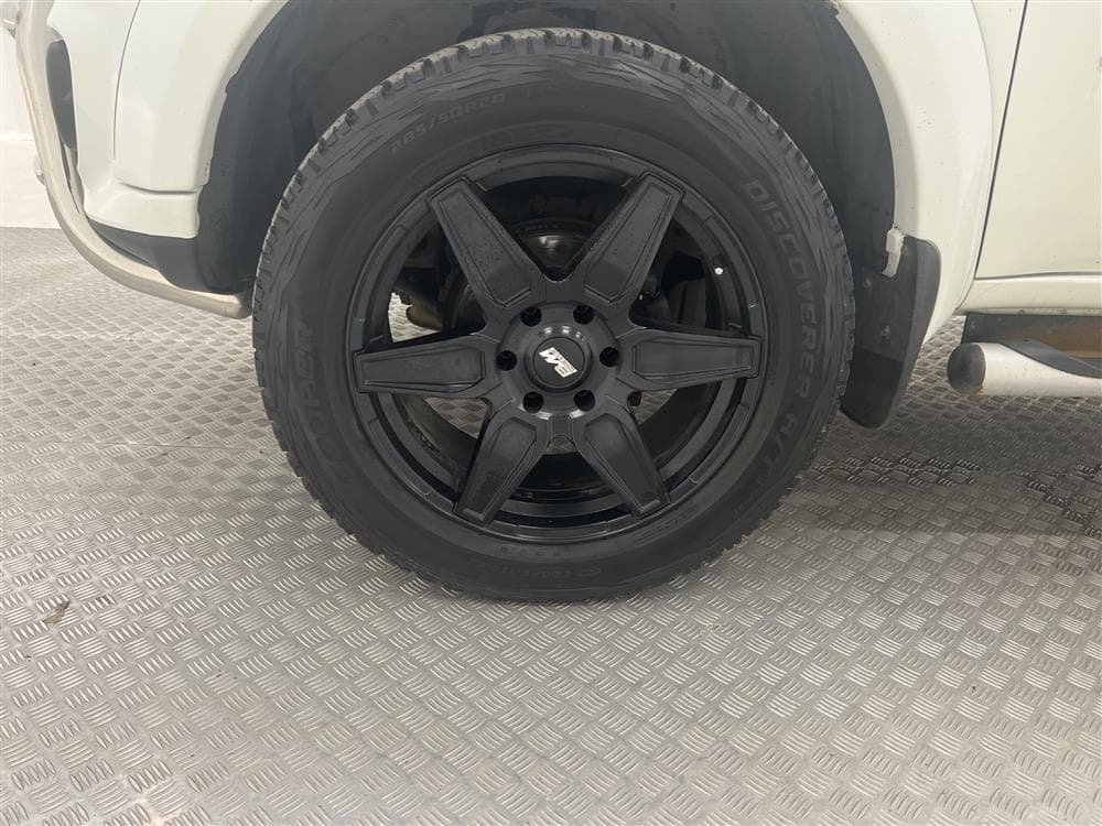 Mitsubishi L200 2.5 DI-D 178hk Automat Business Drag Moms interiör
