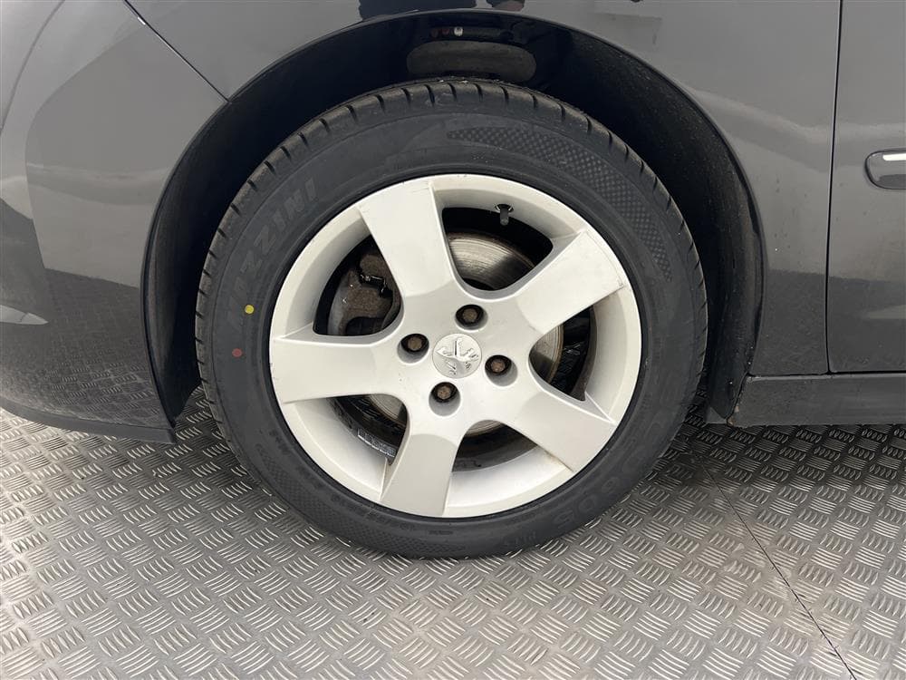 Peugeot 207 CC 1.6 HDI 112hk Nyservad Nybesiktigad 0.49l/milinteriör