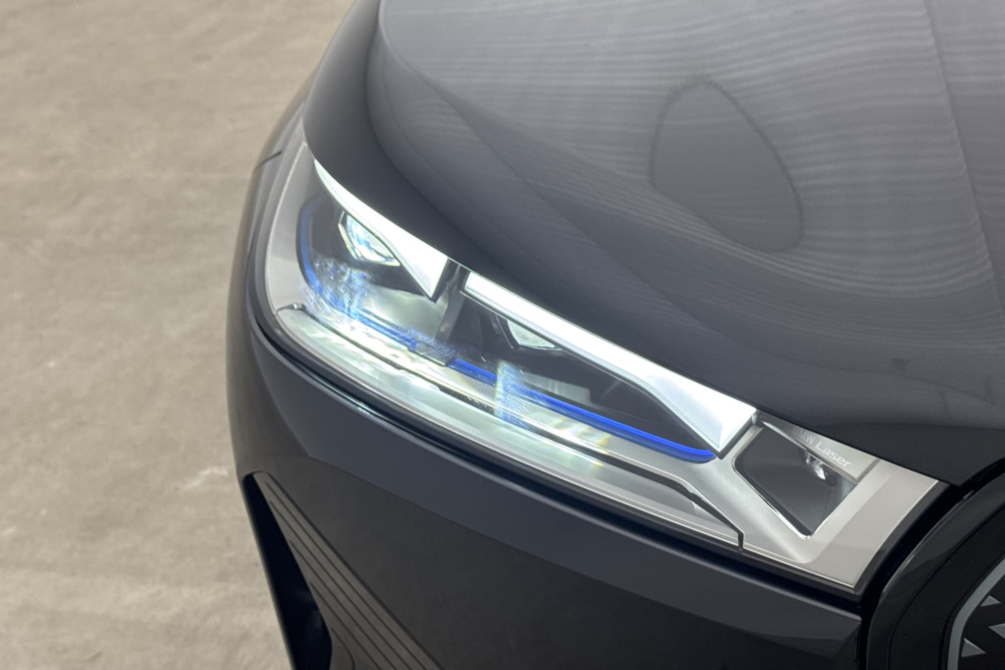 BMW iX xDrive40 Sport Panorama H/K 360° Laser CarPlay Drag