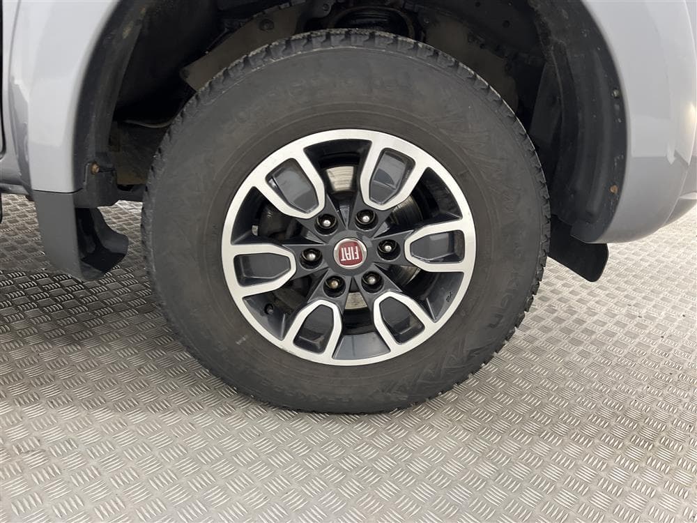Fiat Fullback 2.4 Automat 181hk Hundkåpa Värmare Moms interiör