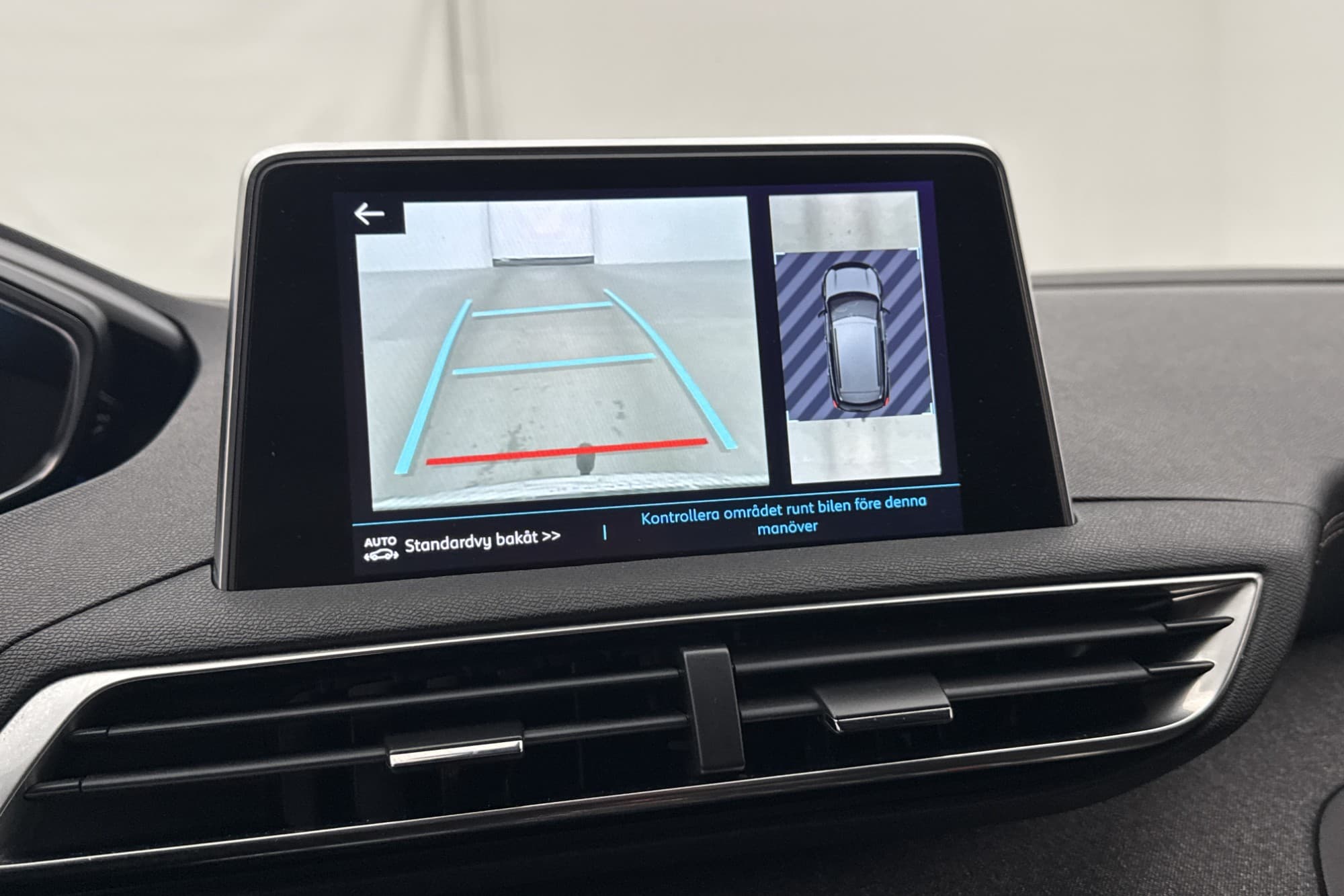 Peugeot 3008 GT HYBRID4 1.6 + 13.2 kWh AWD Kamera Navi Drag