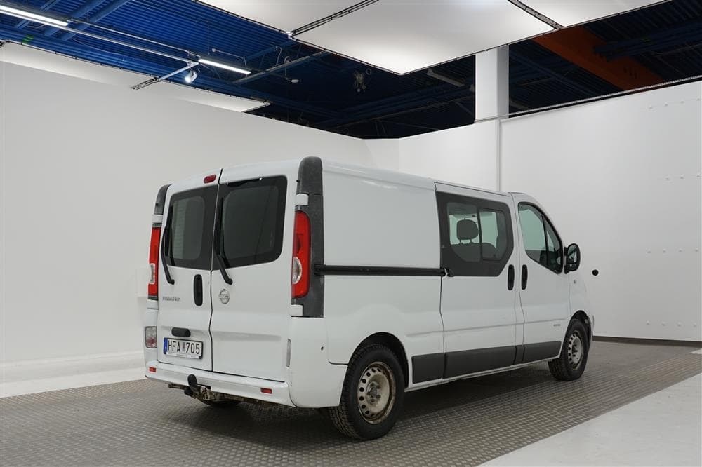 Nissan Primastar Crew Van 2.0 dCi Dragkrok Lång 5-sits exteriör