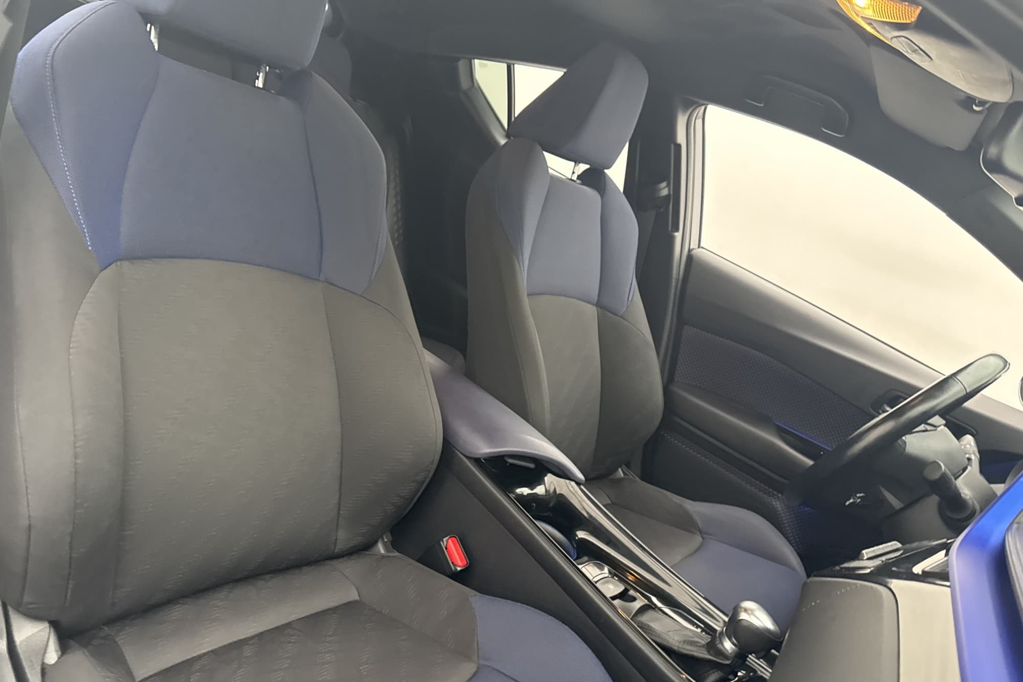 Toyota C-HR AWD Style Teknik JBL Kamera Rattvärme Adp-Fart