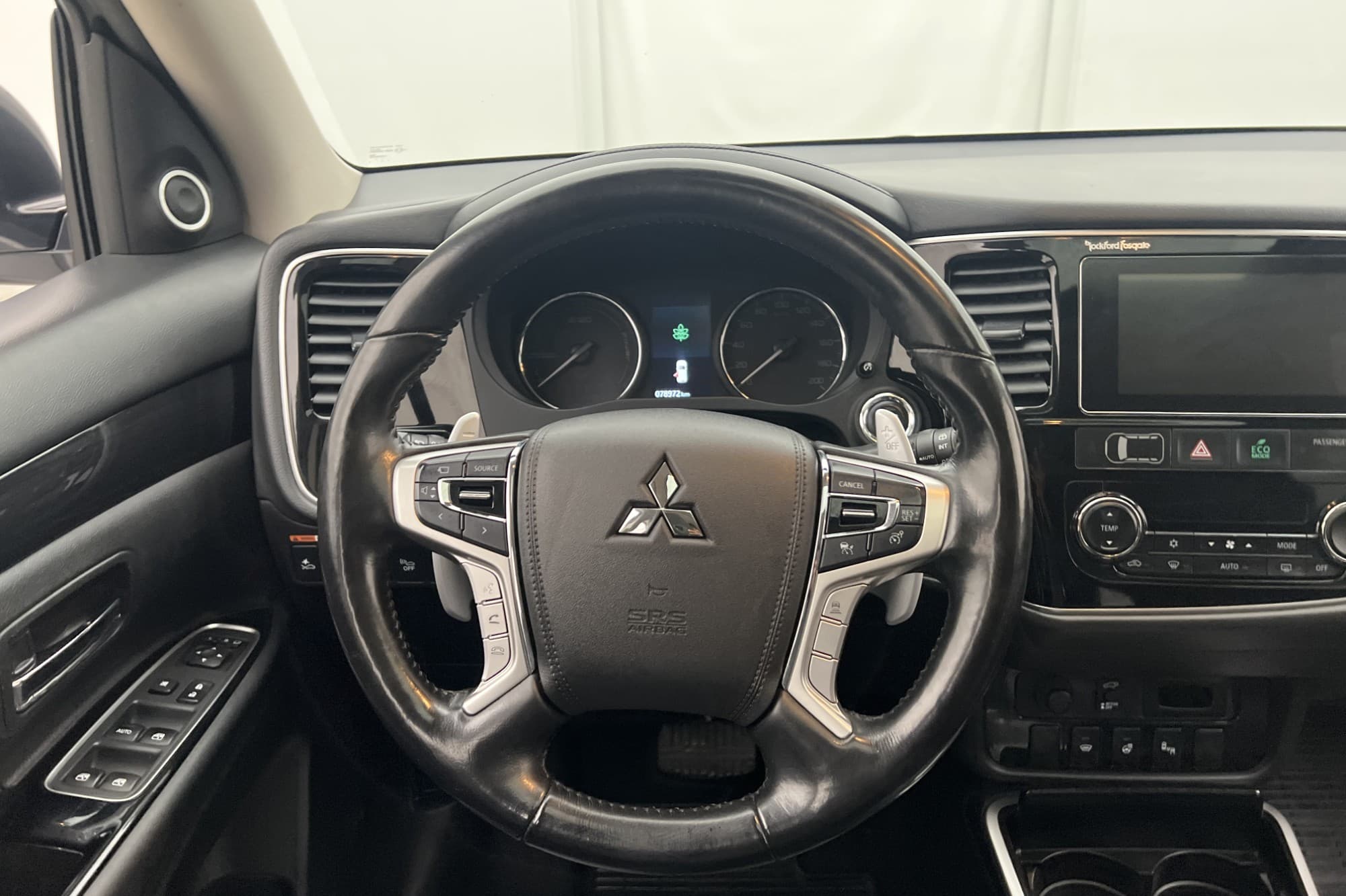 Mitsubishi Outlander PHEV 4WD Business Taklucka Skinn 360°