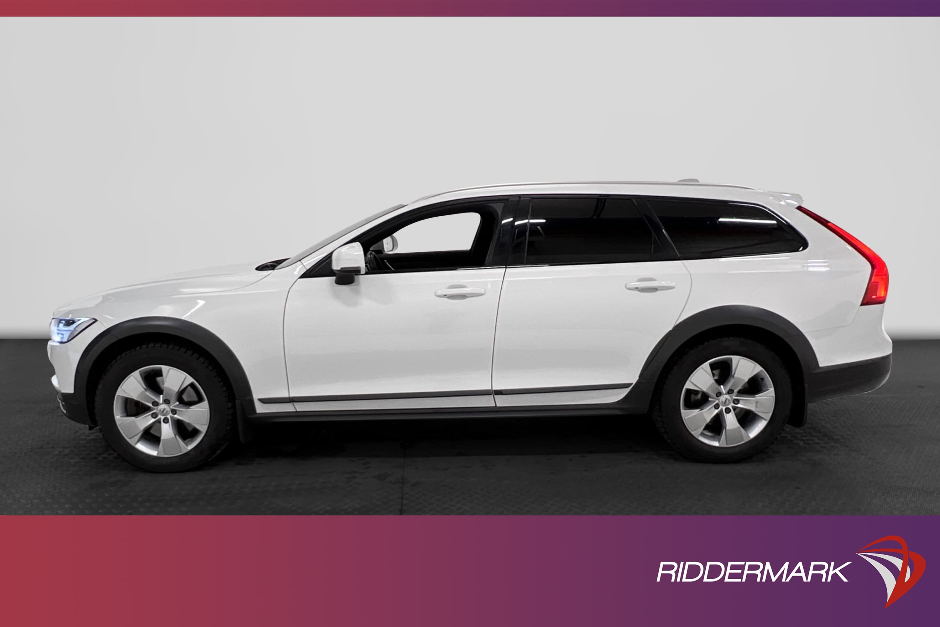 Volvo V90 Cross Country D4