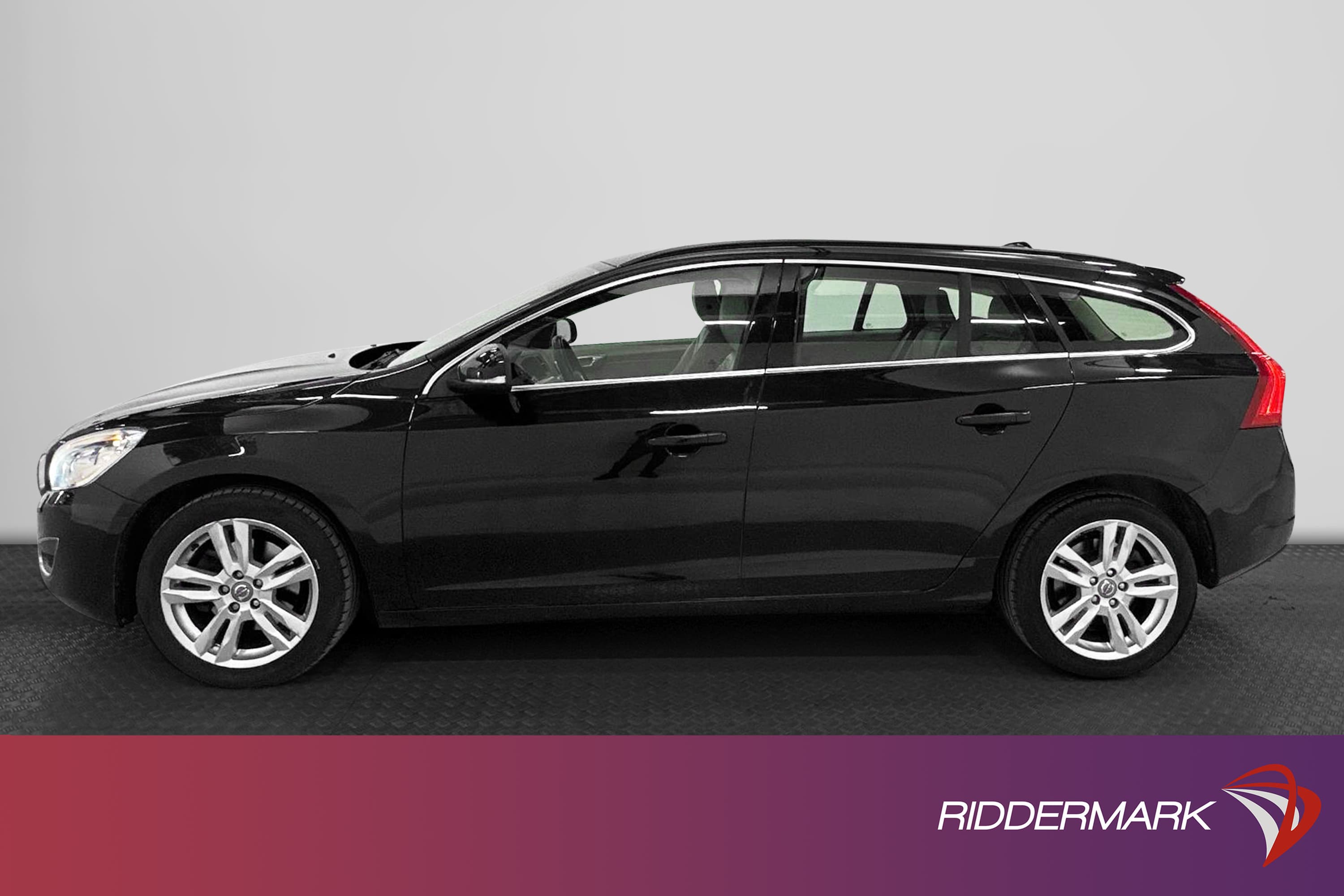 Volvo V60 T3 150hk Momentum Skinn