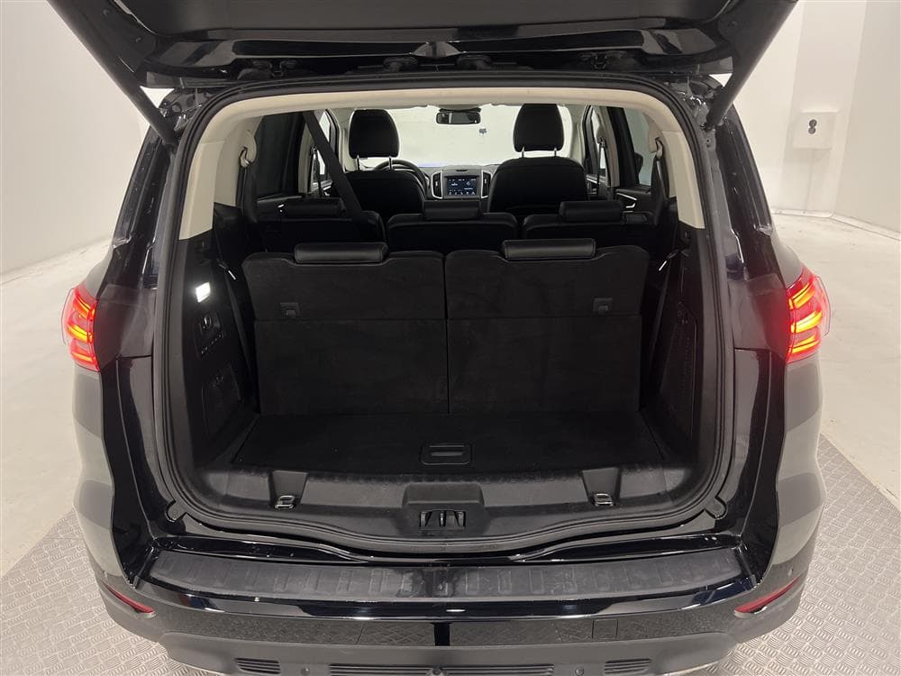 Ford S-MAX 2.0 TDCi AWD 180hk 7-Sits Titanium D-värm Panointeriör