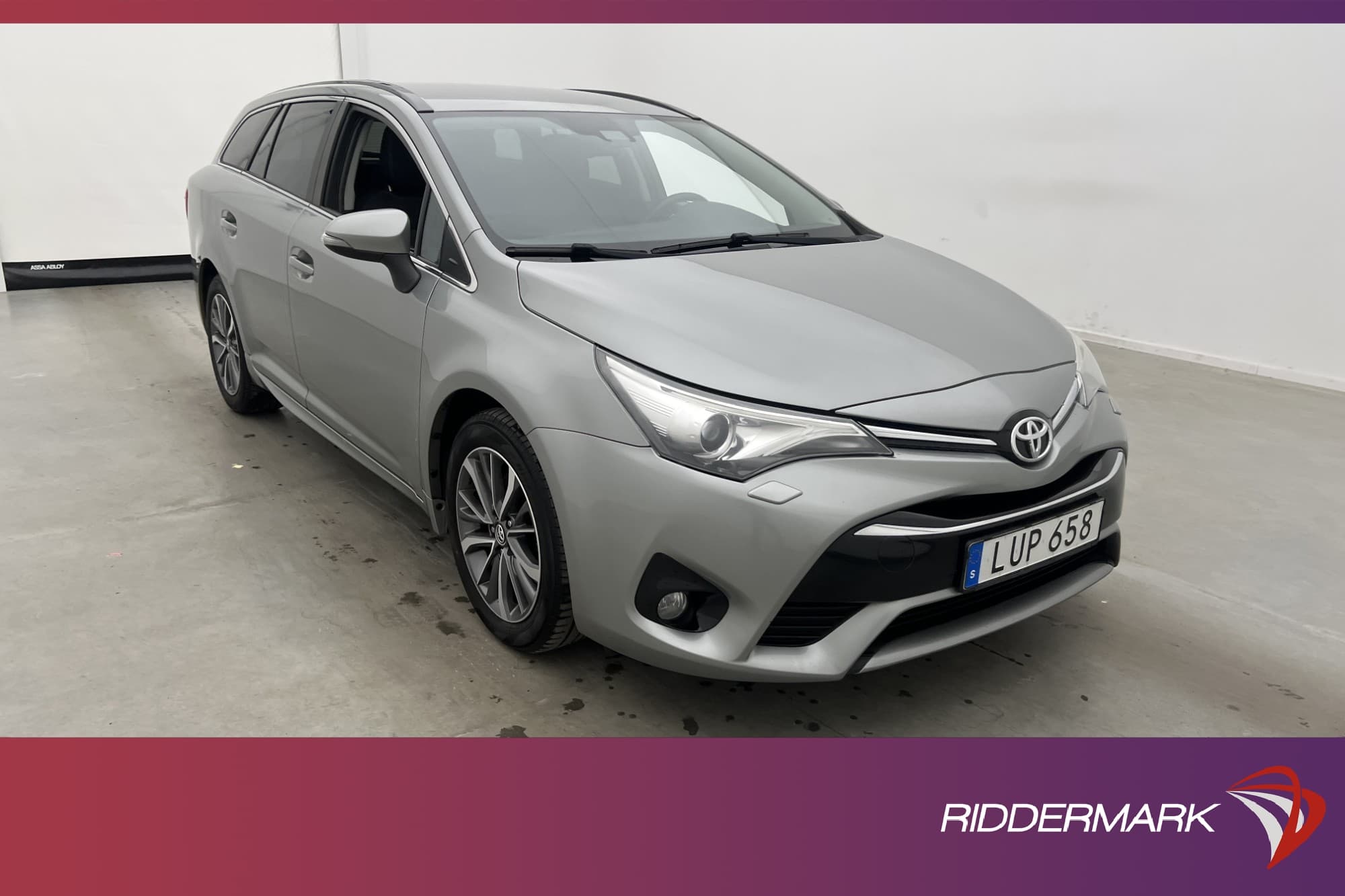 Toyota Avensis Kombi 143hk