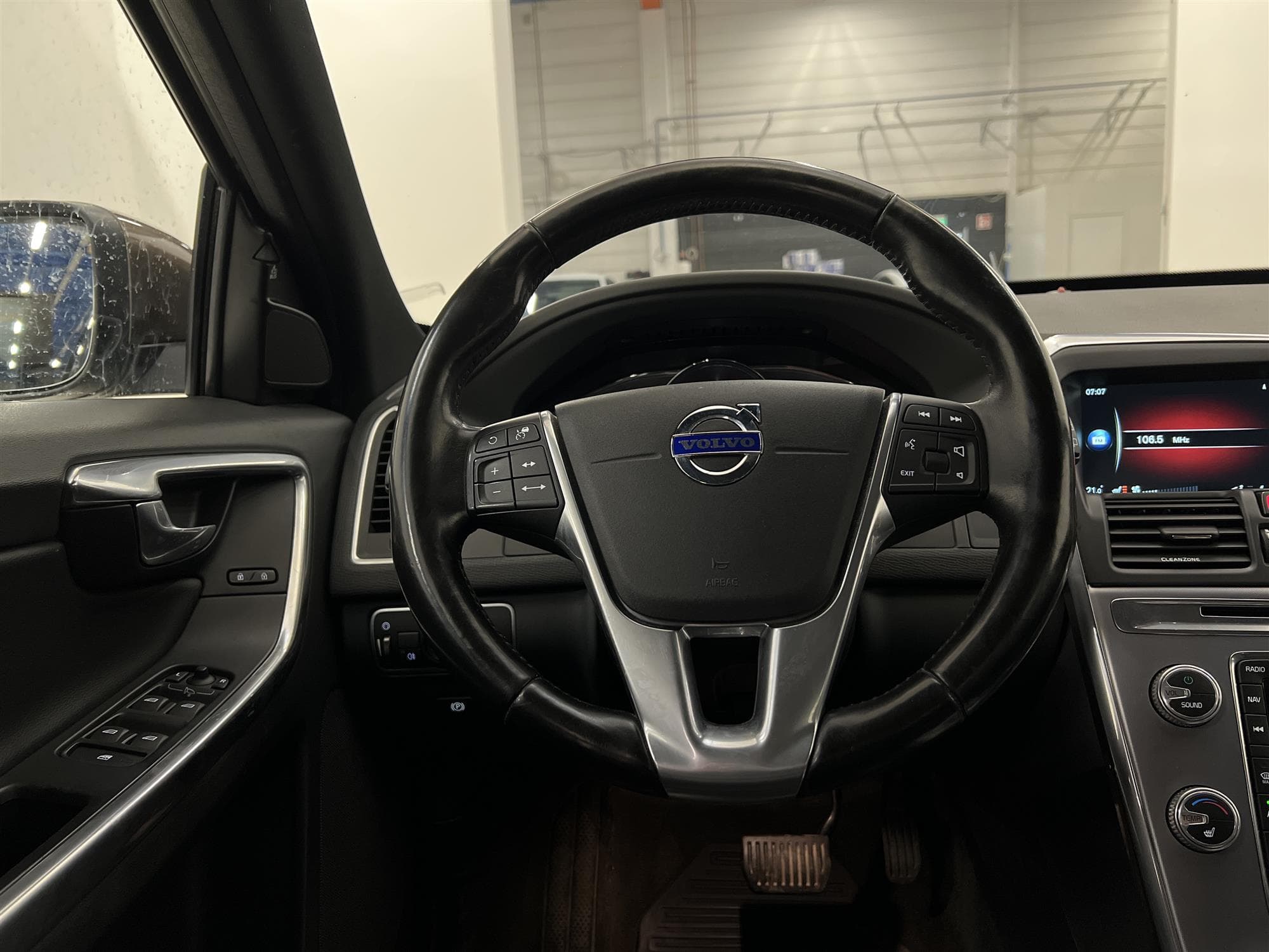 Volvo XC60 D4 AWD 190hk Summum Voc Navi D-värm Drag Navi