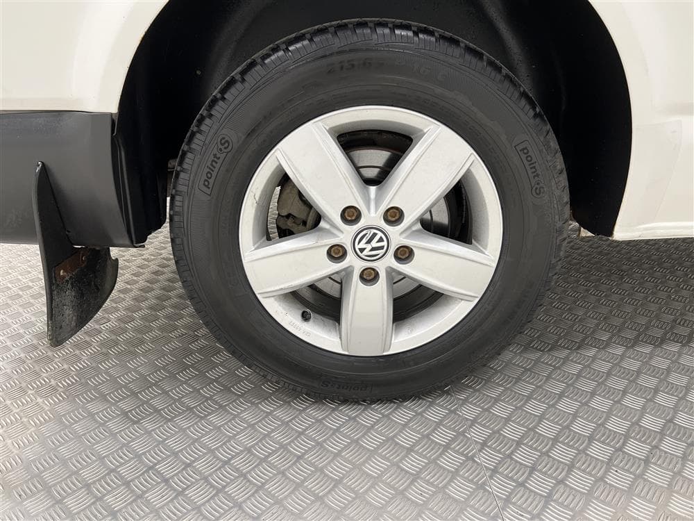 Volkswagen Transporter 2.0TDI 4Motion L2 140hk Värmare Drag interiör