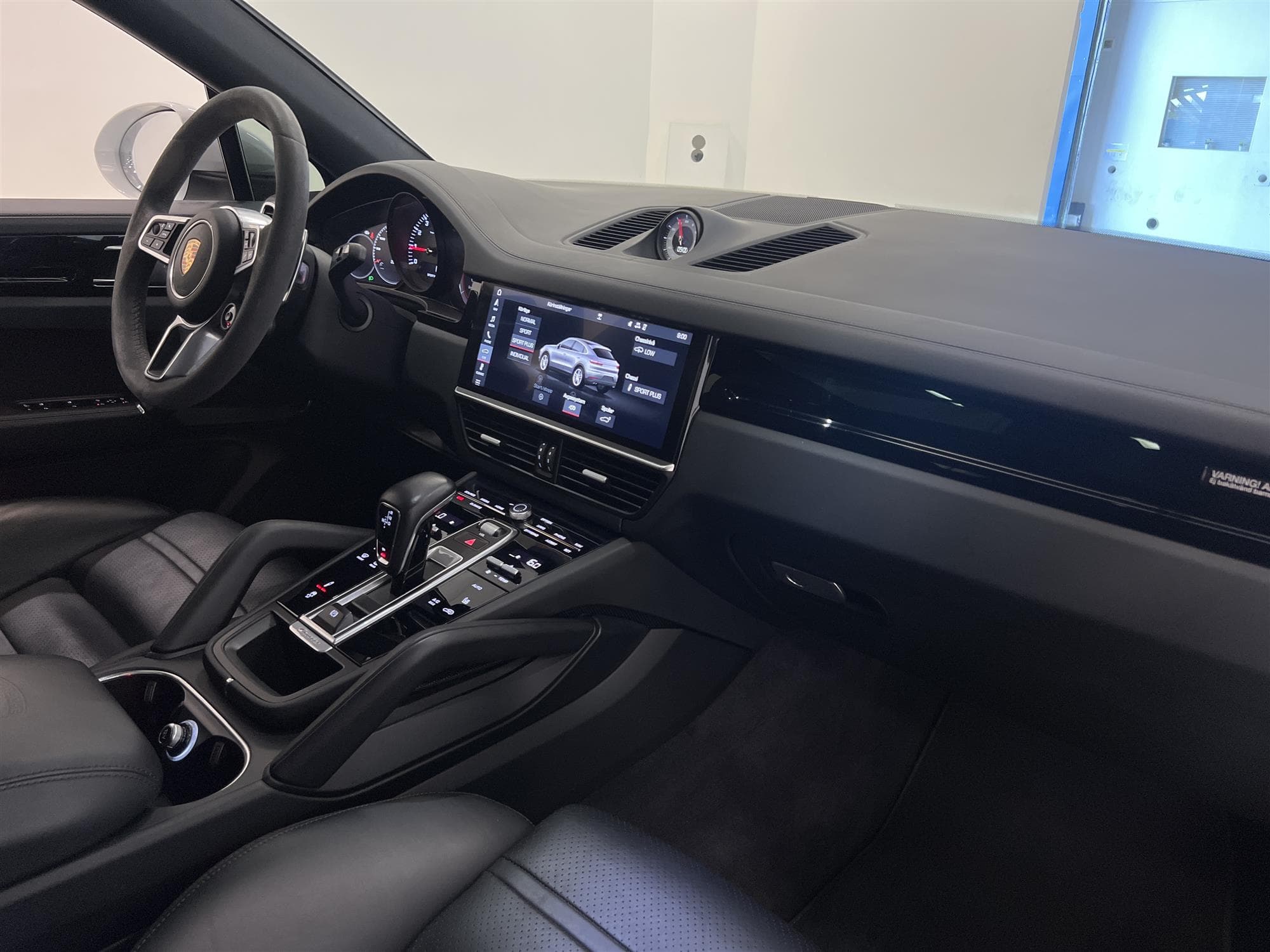 Porsche Cayenne Coupe 340hk Sport Chrono Panorama 18-Vägs RS