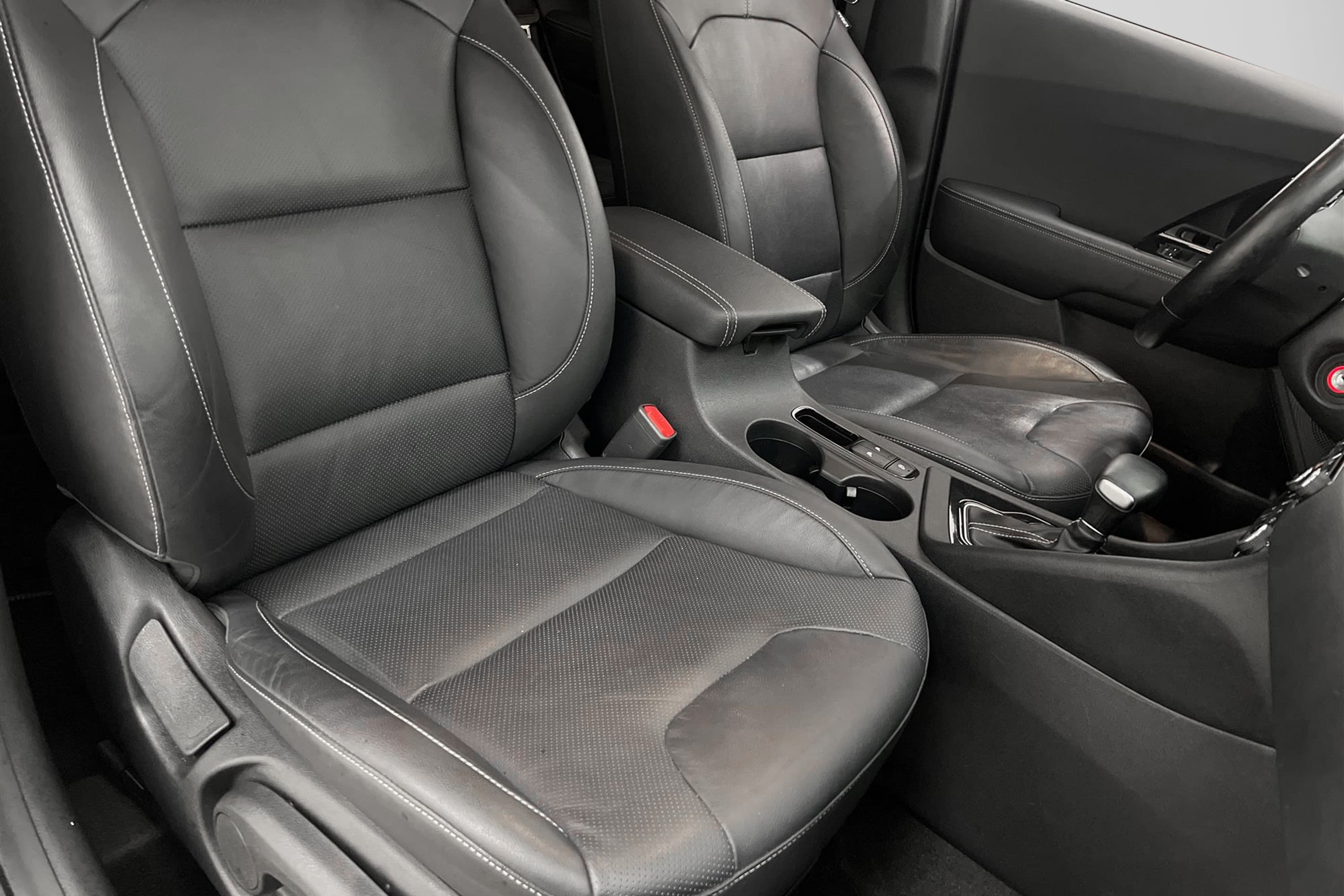 Kia Niro Hybrid 141hk M&K-Värm Navi Drag B-Kamera Skinn PDC 