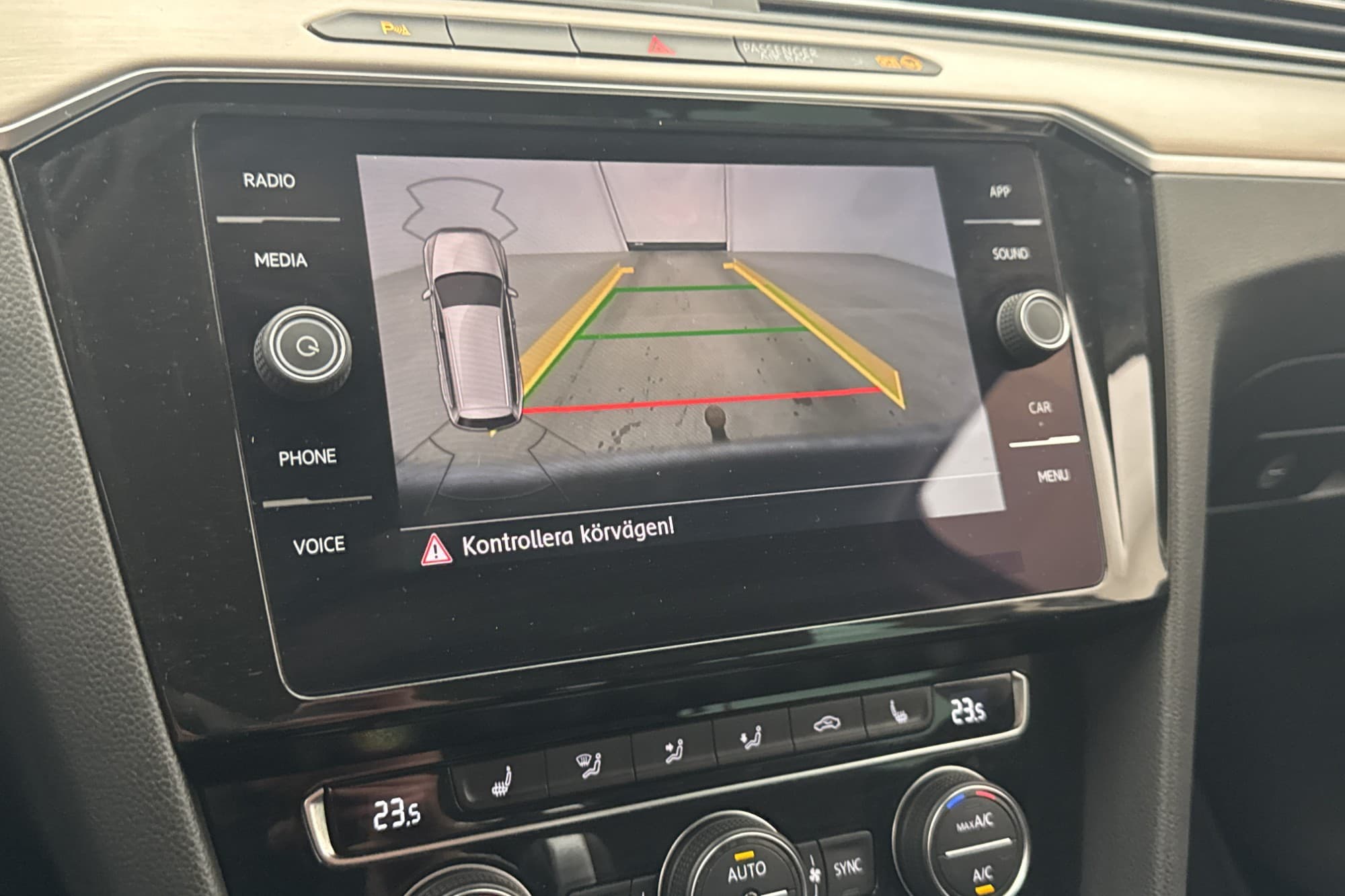 Volkswagen Passat TDI 4M R-Line Cockpit D-Värmare Skinn Drag