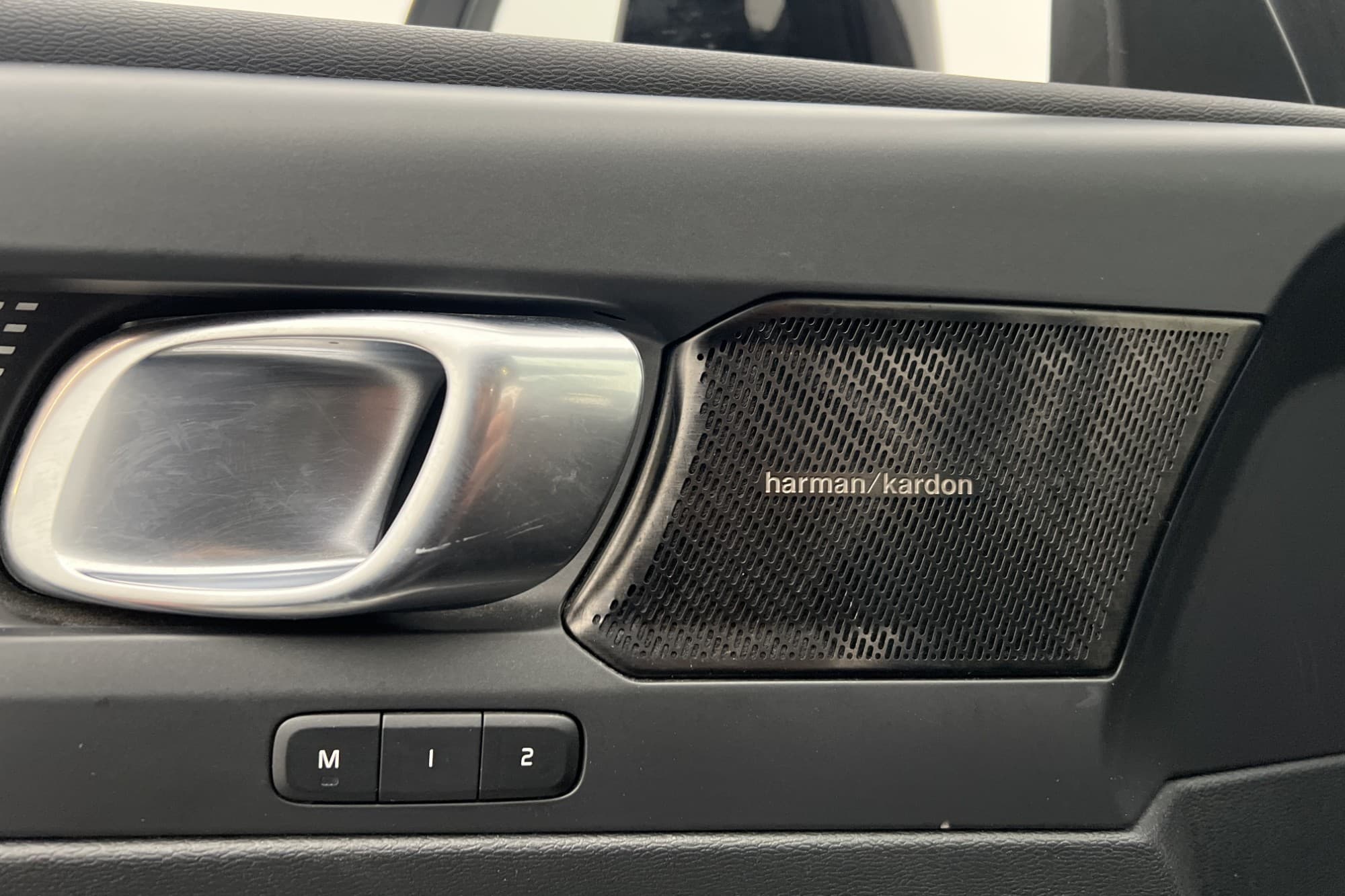 Volvo XC40 B5 AWD 250hk R-Design VOC Panorama Drag H/K Skinn