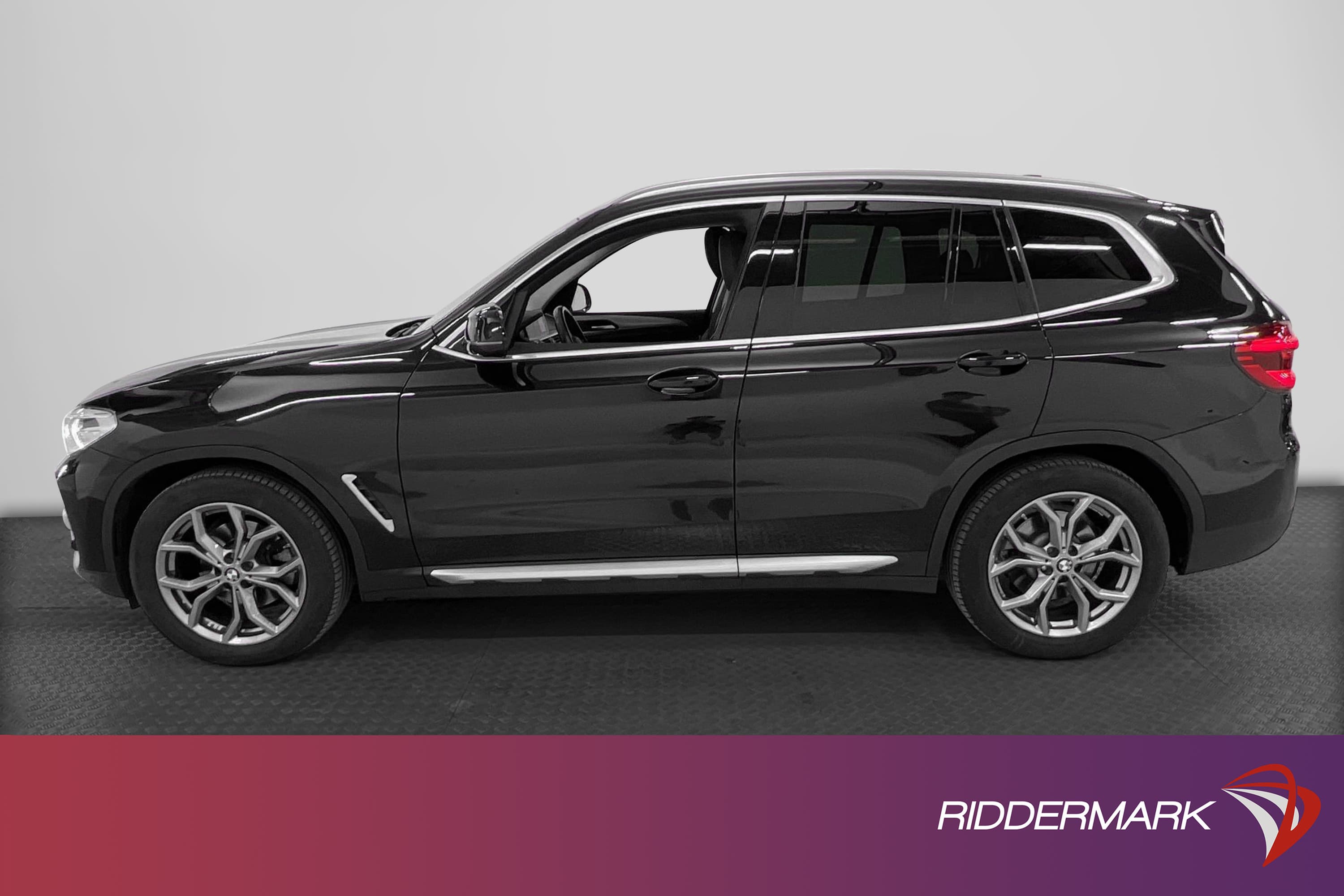 BMW X3 xDrive20i 184hk Display