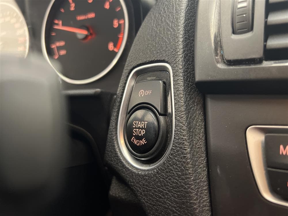 BMW 118d 5dr 143hk Urban Line Halvskinn P-sensorer 0,44l/milinteriör