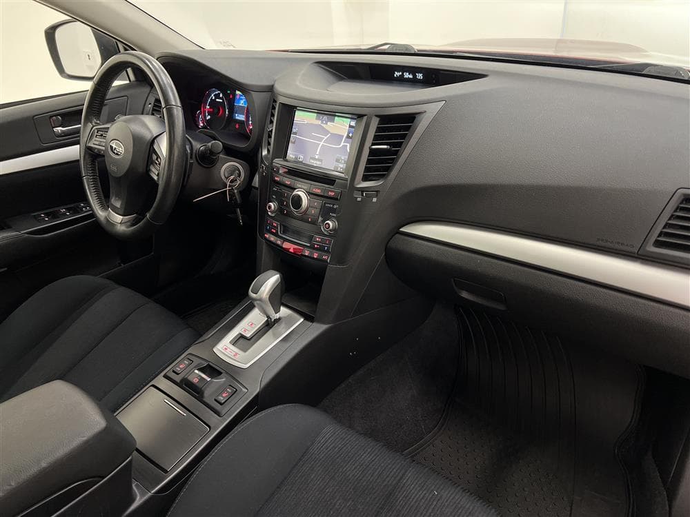 Subaru Outback 2.0 150hk 4WD M-Värm Taklucka B-Kamera Draginteriör