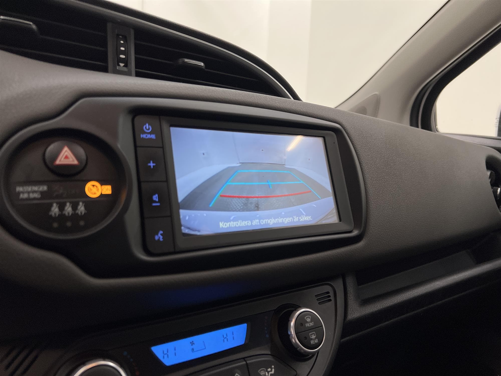 Toyota Yaris Hybrid e-CVT 101hk B-Kam P-Sensorer 0,37L/mil