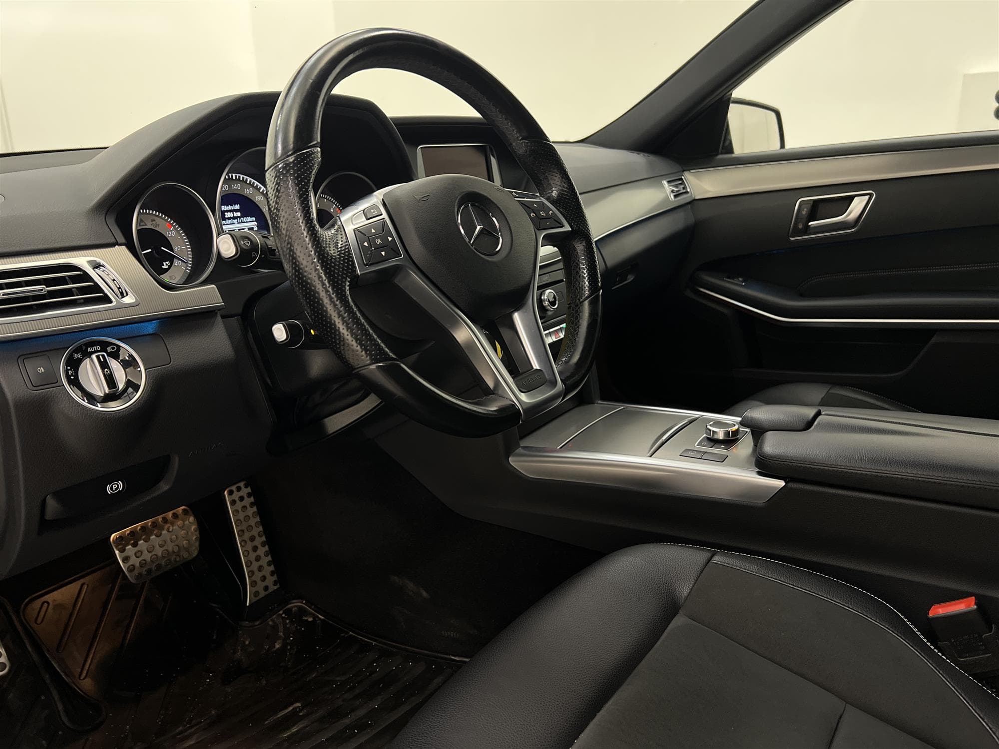 Mercedes-Benz E 220 T 170hk AMG Sport Navi Drag 0,48l/mil