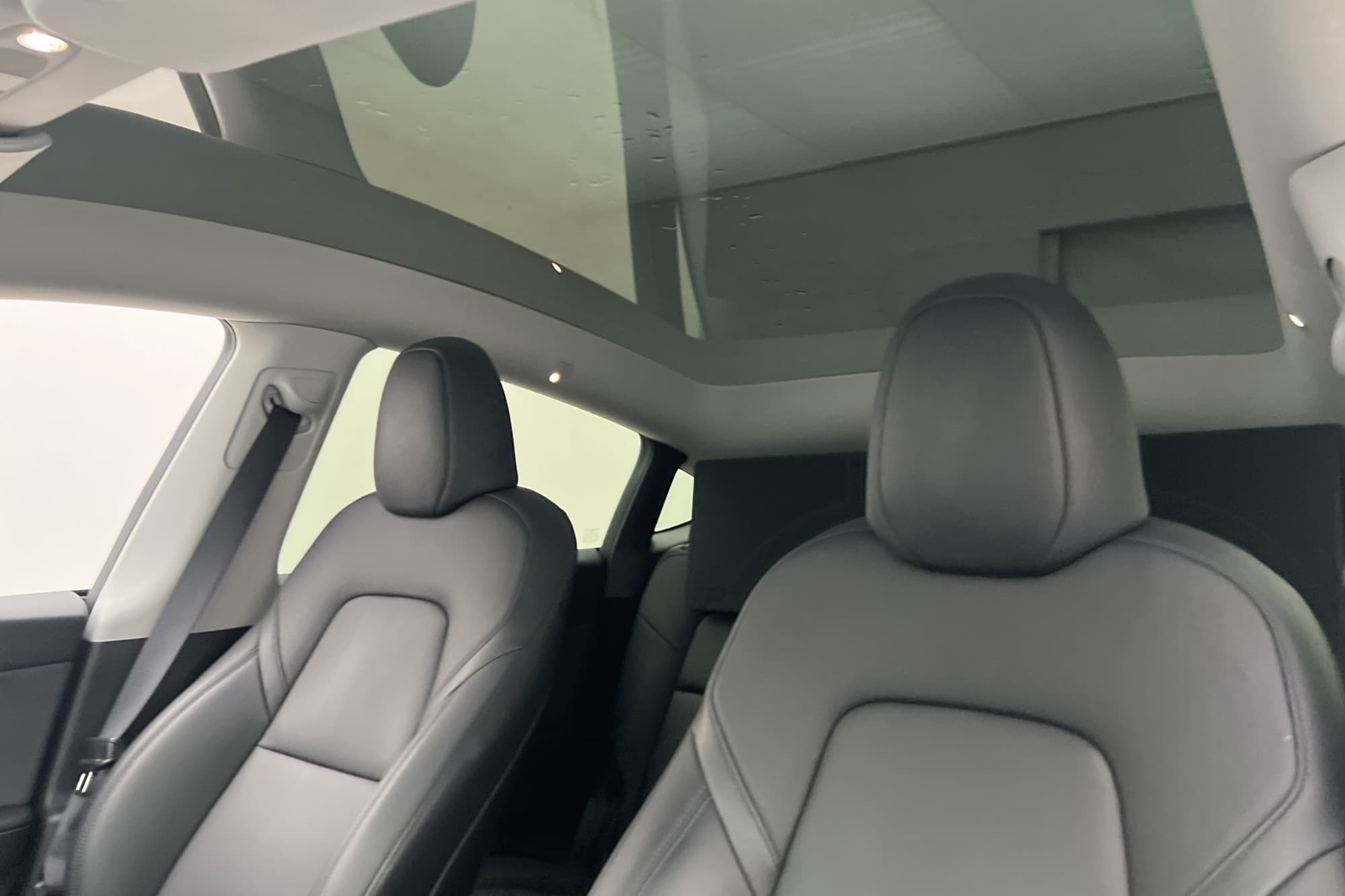 Tesla Model Y Long Range AWD Uppgraderad AP Dragkrok
