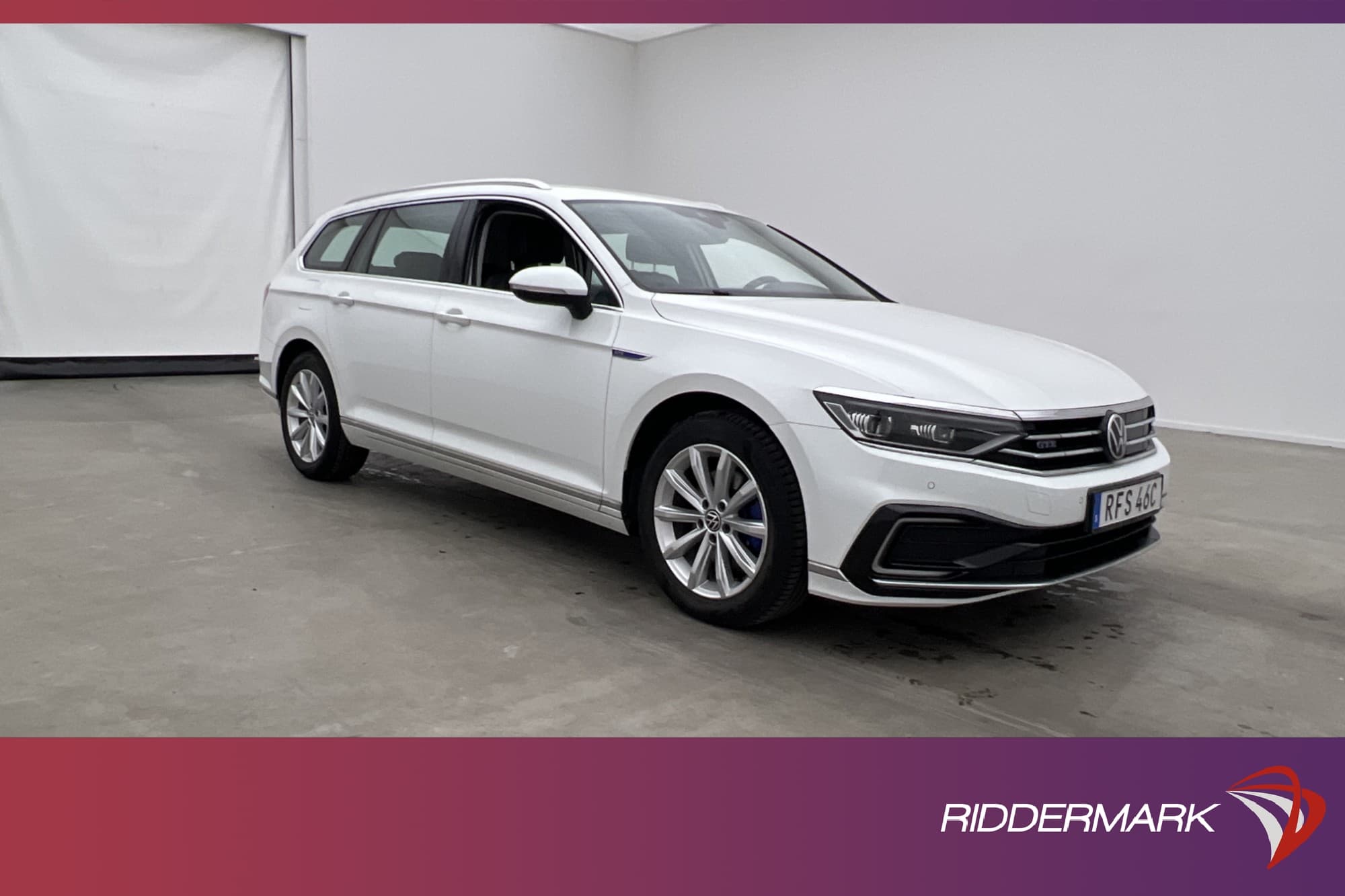Volkswagen Passat GTE 1.4 TSI 218hk Drag Kamera CarPlay Moms