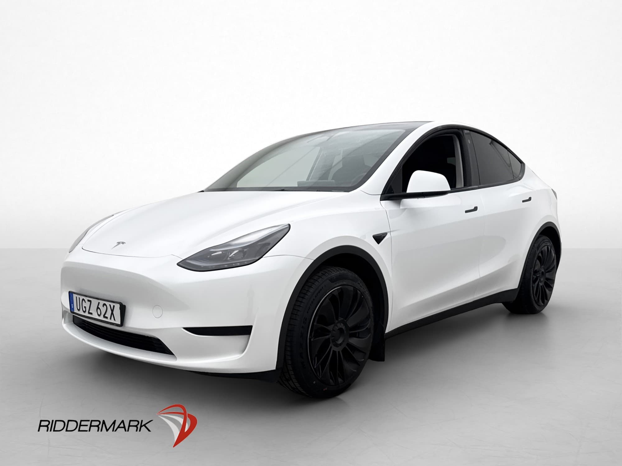 Tesla Model Y Standard Range Autopilot Svenksåld MOMS