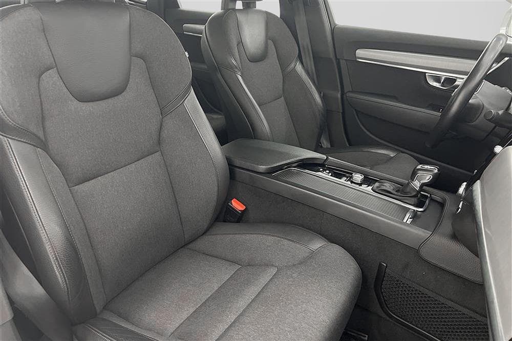 Volvo S90 D4 190hk AWD Momentum D-Värm VOC Navi Drag Blisinteriör