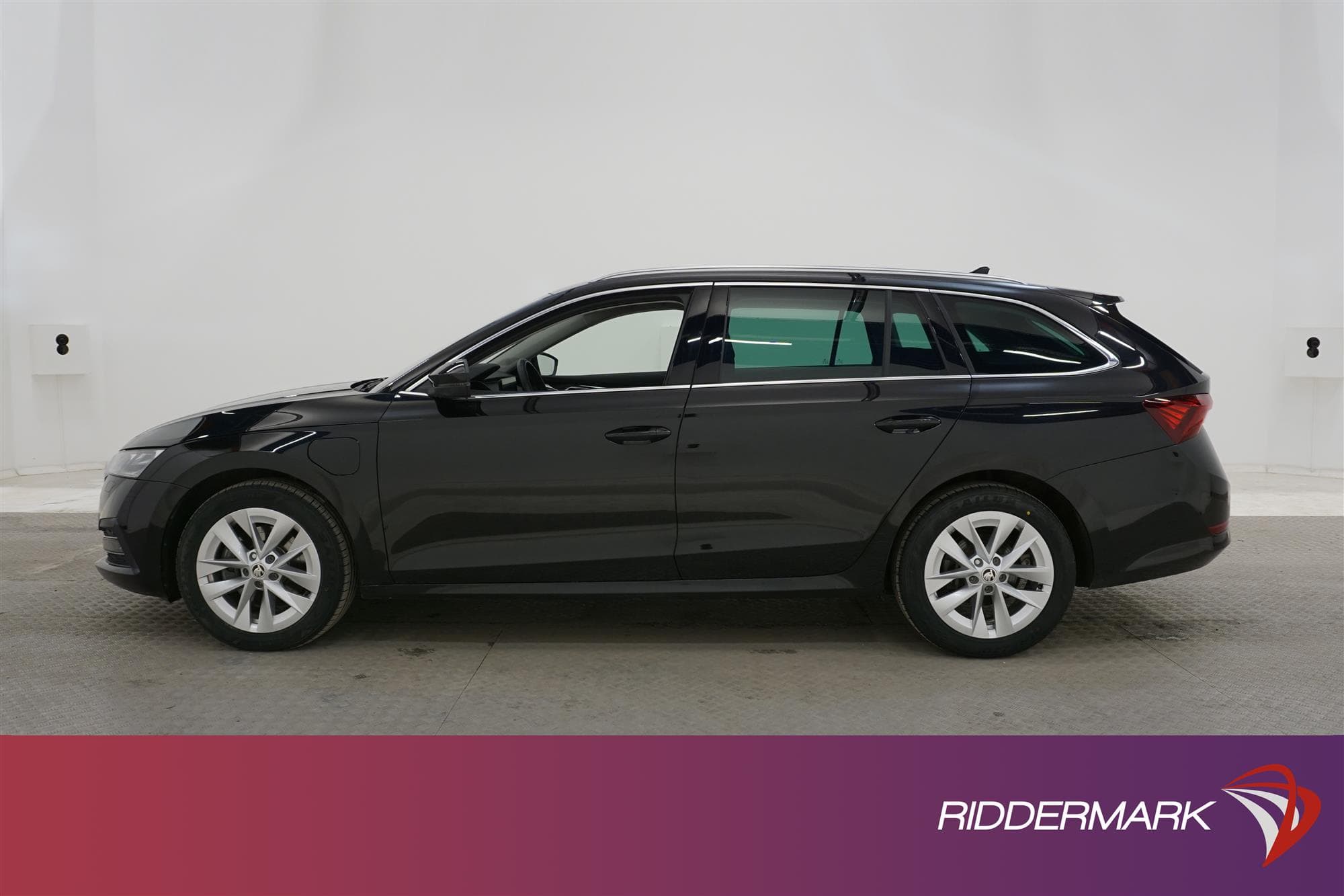Skoda Octavia iV PHEV 204hk Business Massage Drag Värmare